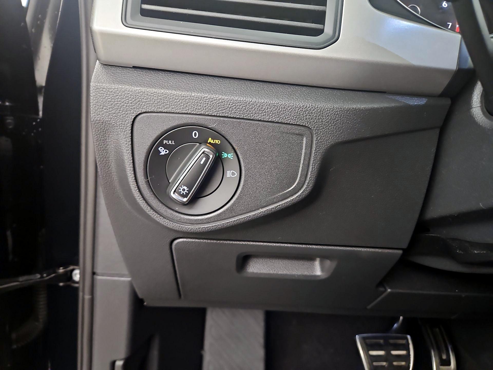 Thumbnail: 2021 Volkswagen Atlas - 13