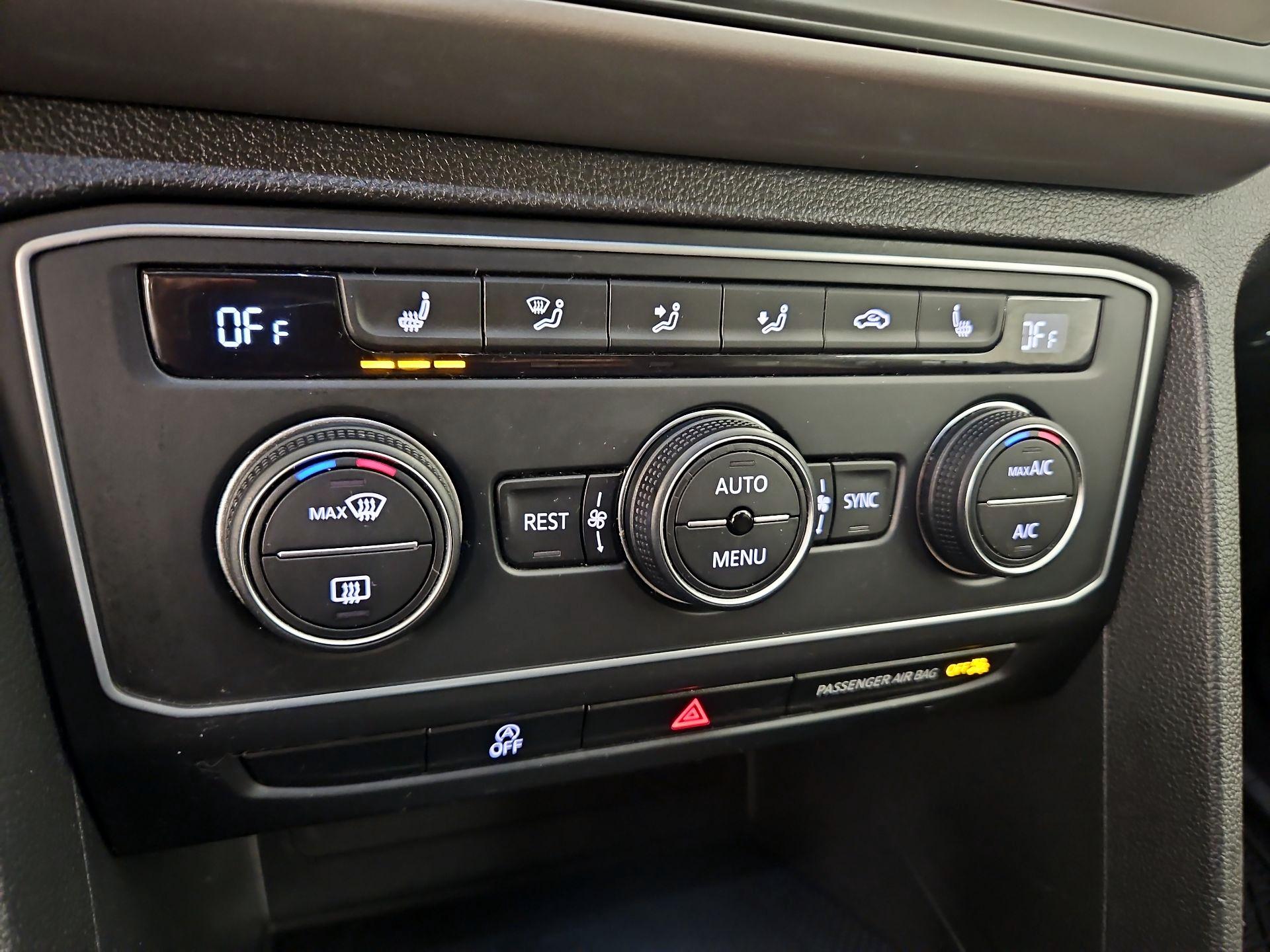 Thumbnail: 2021 Volkswagen Atlas - 16