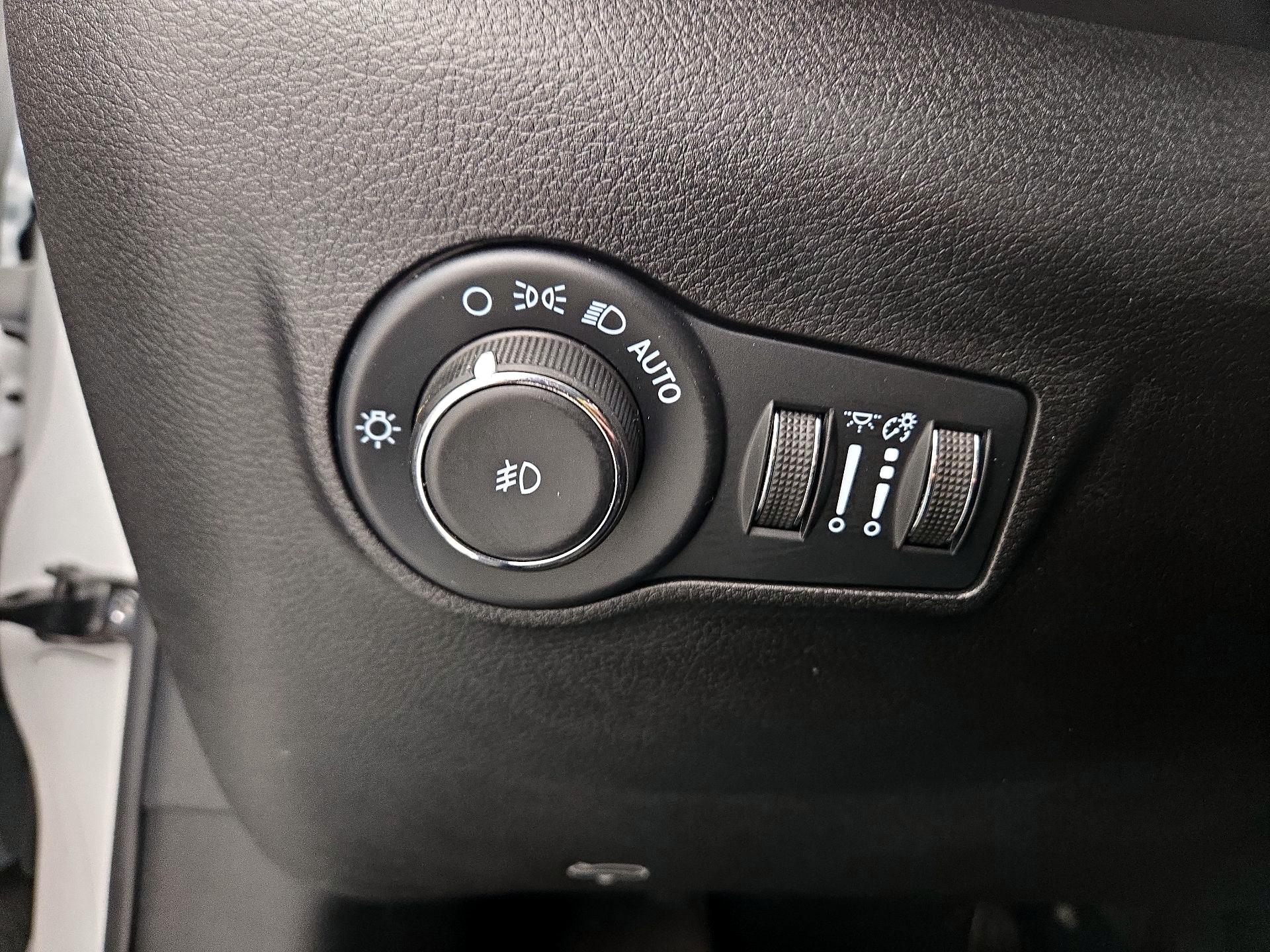 Thumbnail: 2022 Jeep Compass - 13