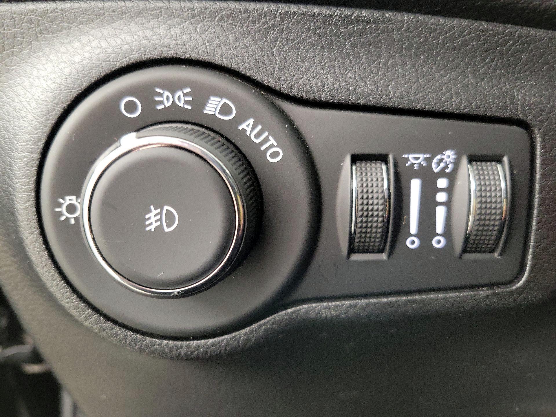 Thumbnail: 2020 Jeep Compass - 13