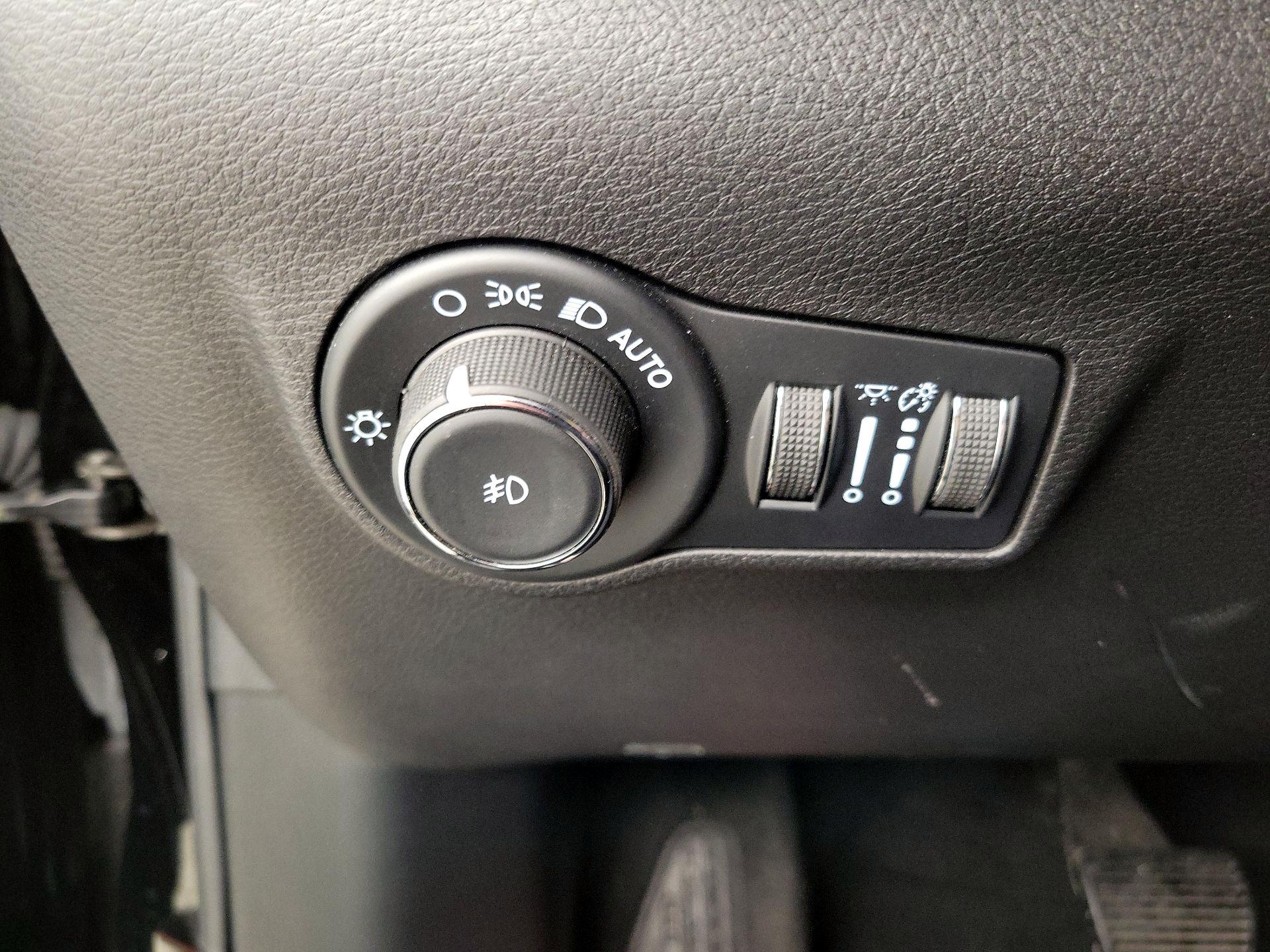 Thumbnail: 2023 Jeep Compass - 13