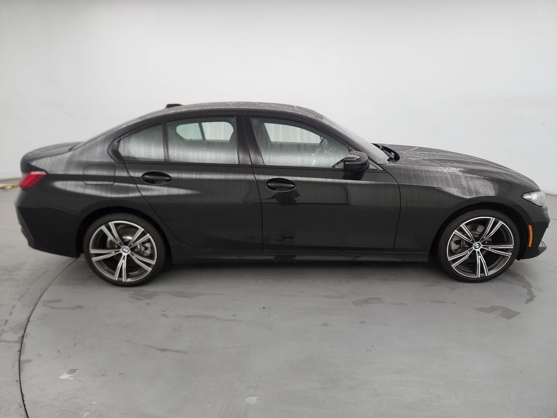 Thumbnail: 2023 BMW 3 Series - 4