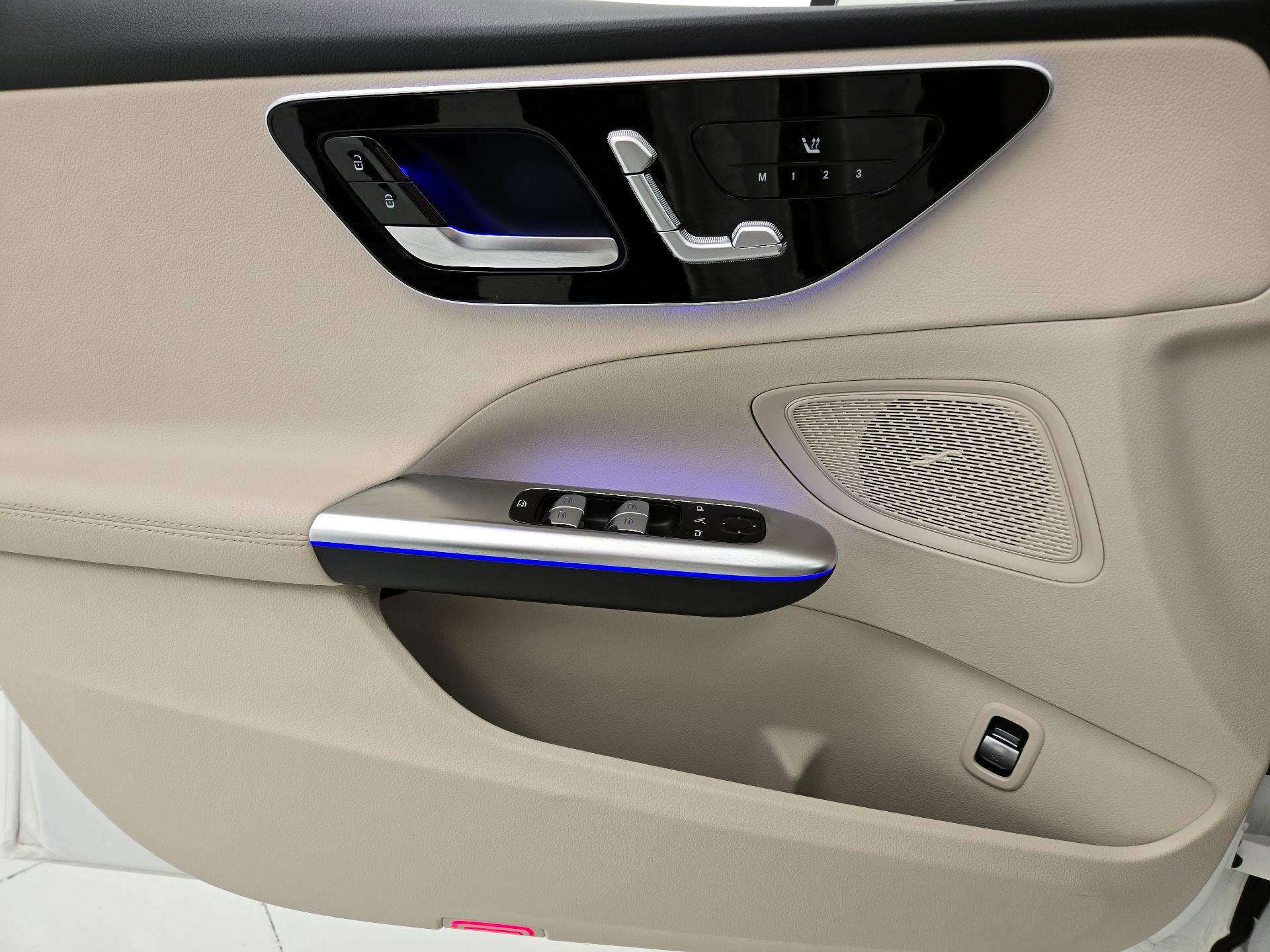 Thumbnail: 2022 Mercedes-Benz C-Class - 12