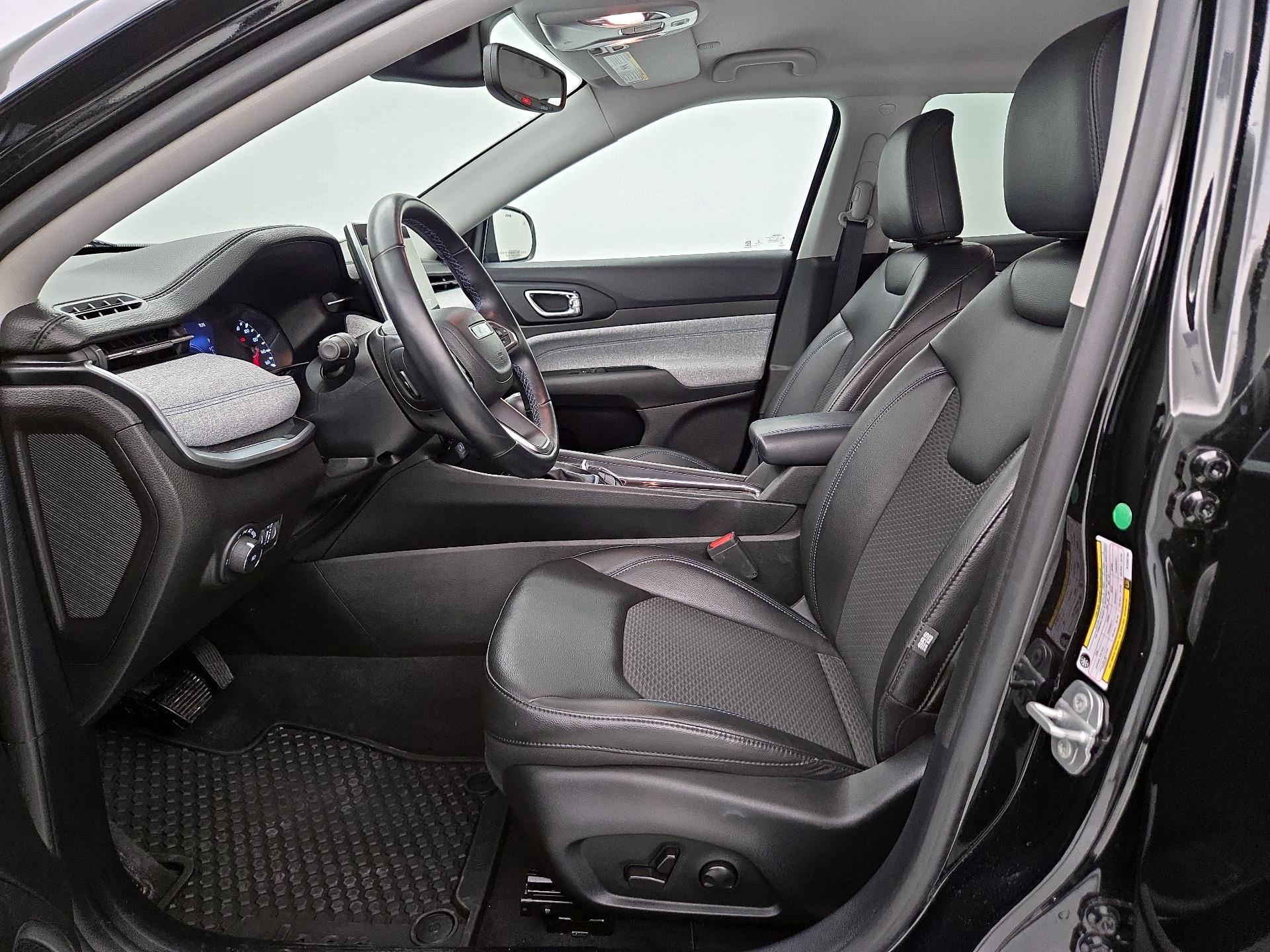 Thumbnail: 2022 Jeep Compass - 11