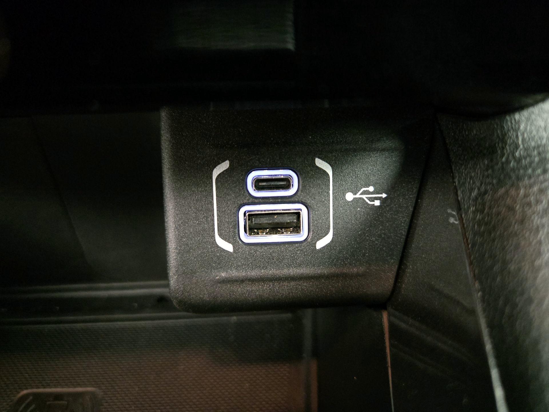 Thumbnail: 2022 Jeep Compass - 18