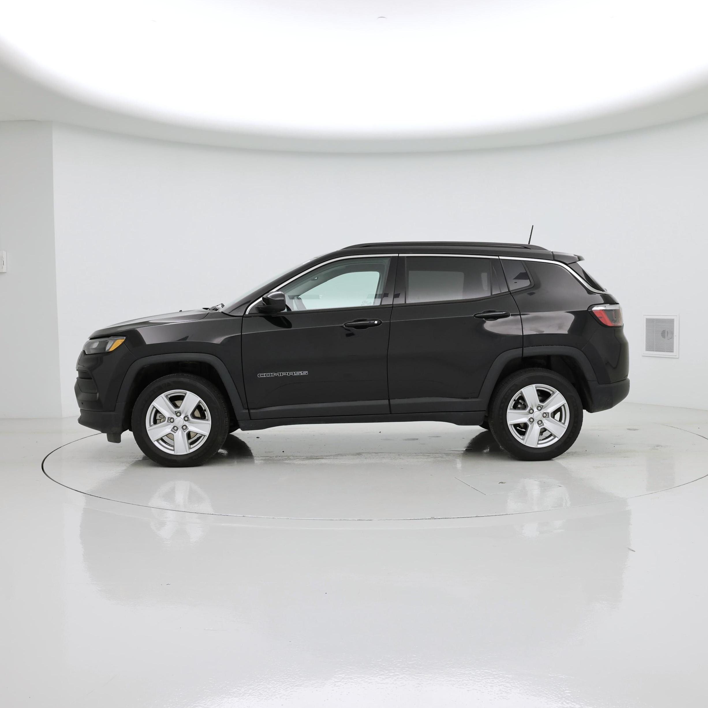 Thumbnail: 2022 Jeep Compass - 3