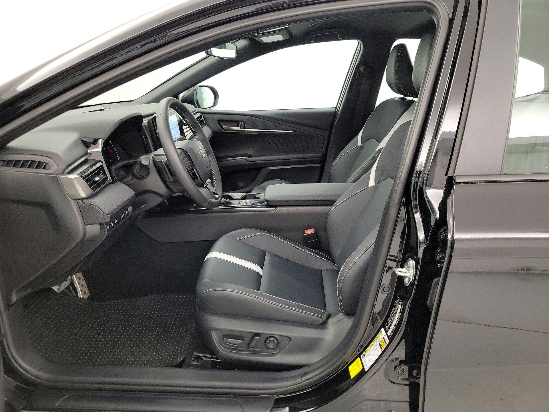 Thumbnail: 2025 Toyota Camry - 11