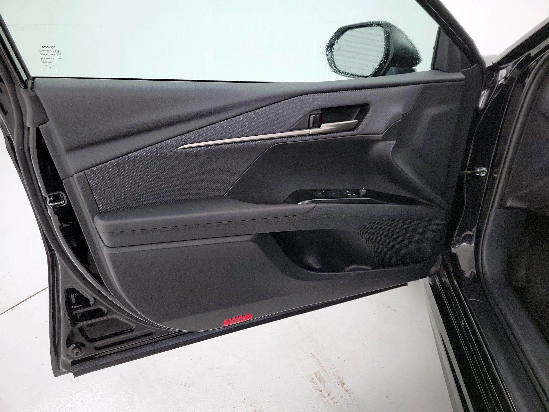 Thumbnail: 2025 Toyota Camry - 12