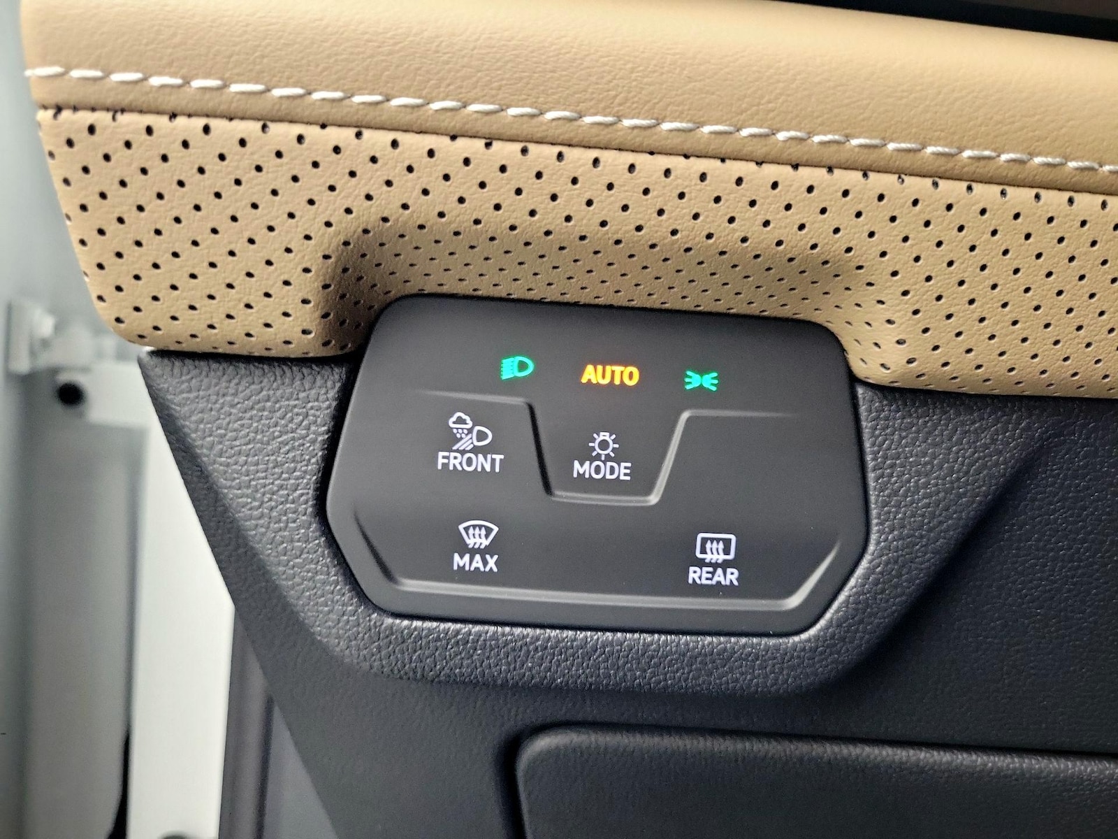2024 Volkswagen Atlas Cross Sport SE - Photo 12