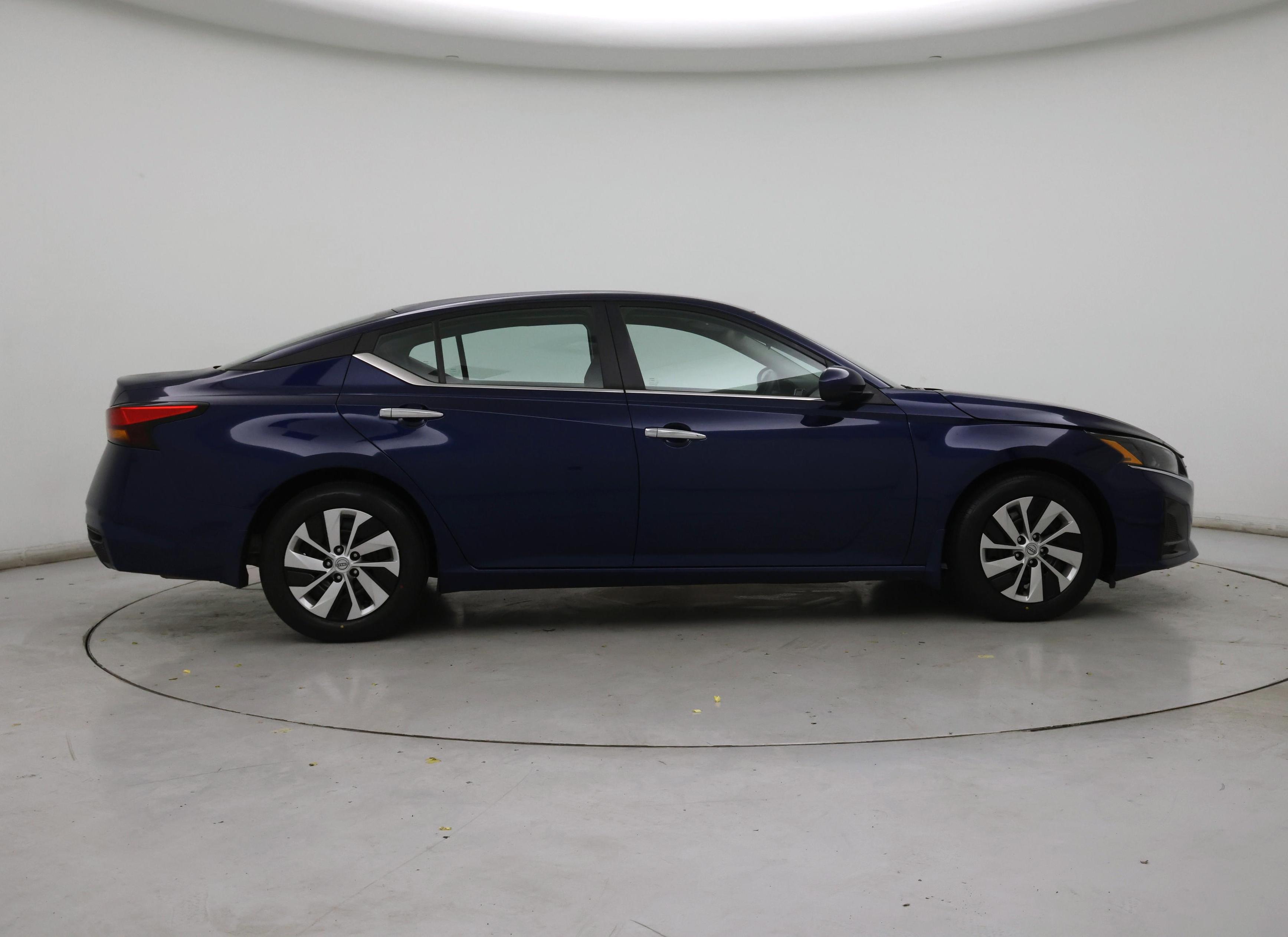 Thumbnail: 2023 Nissan Altima - 7