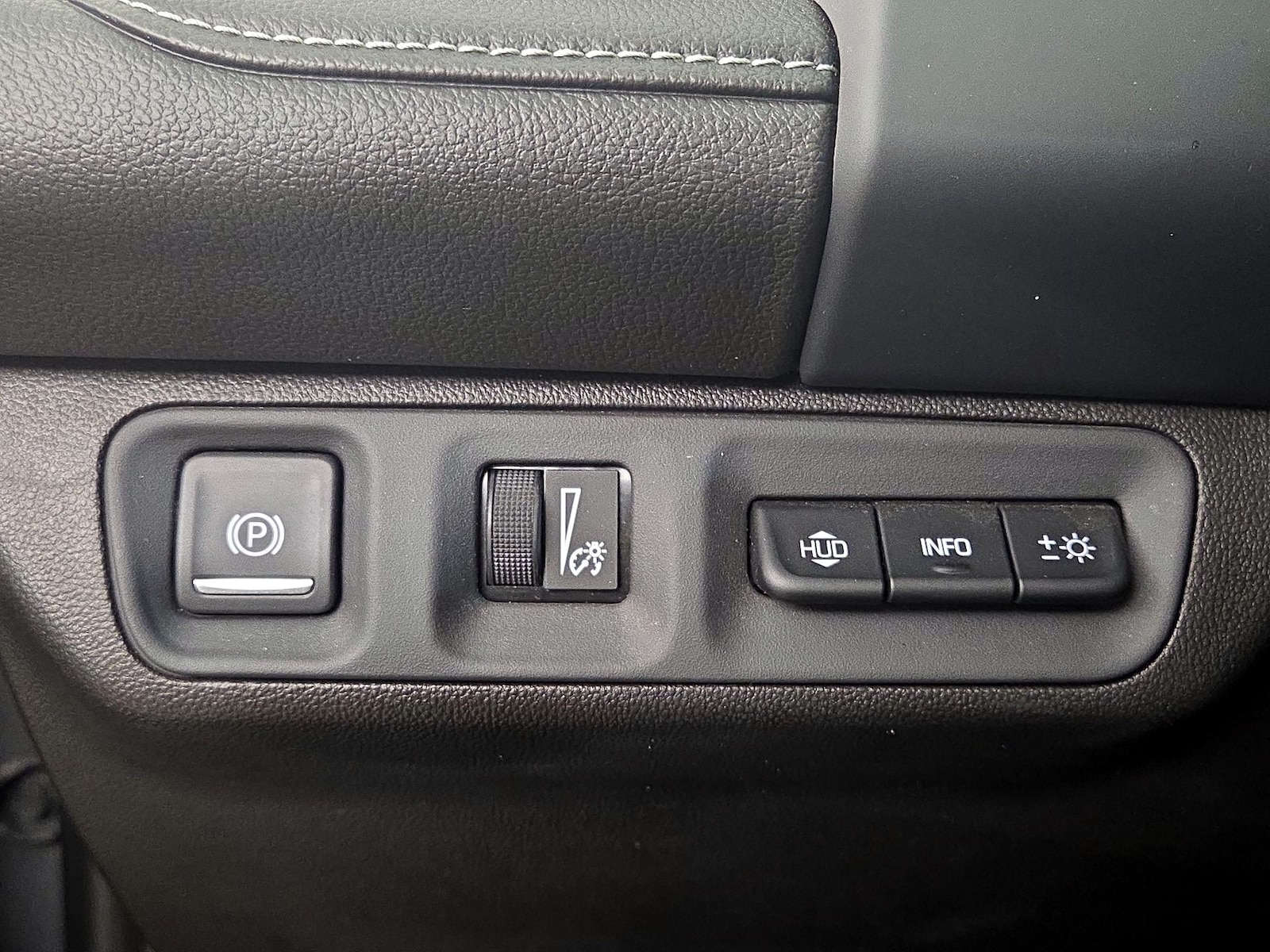 2023 GMC Acadia SLT - Photo 14