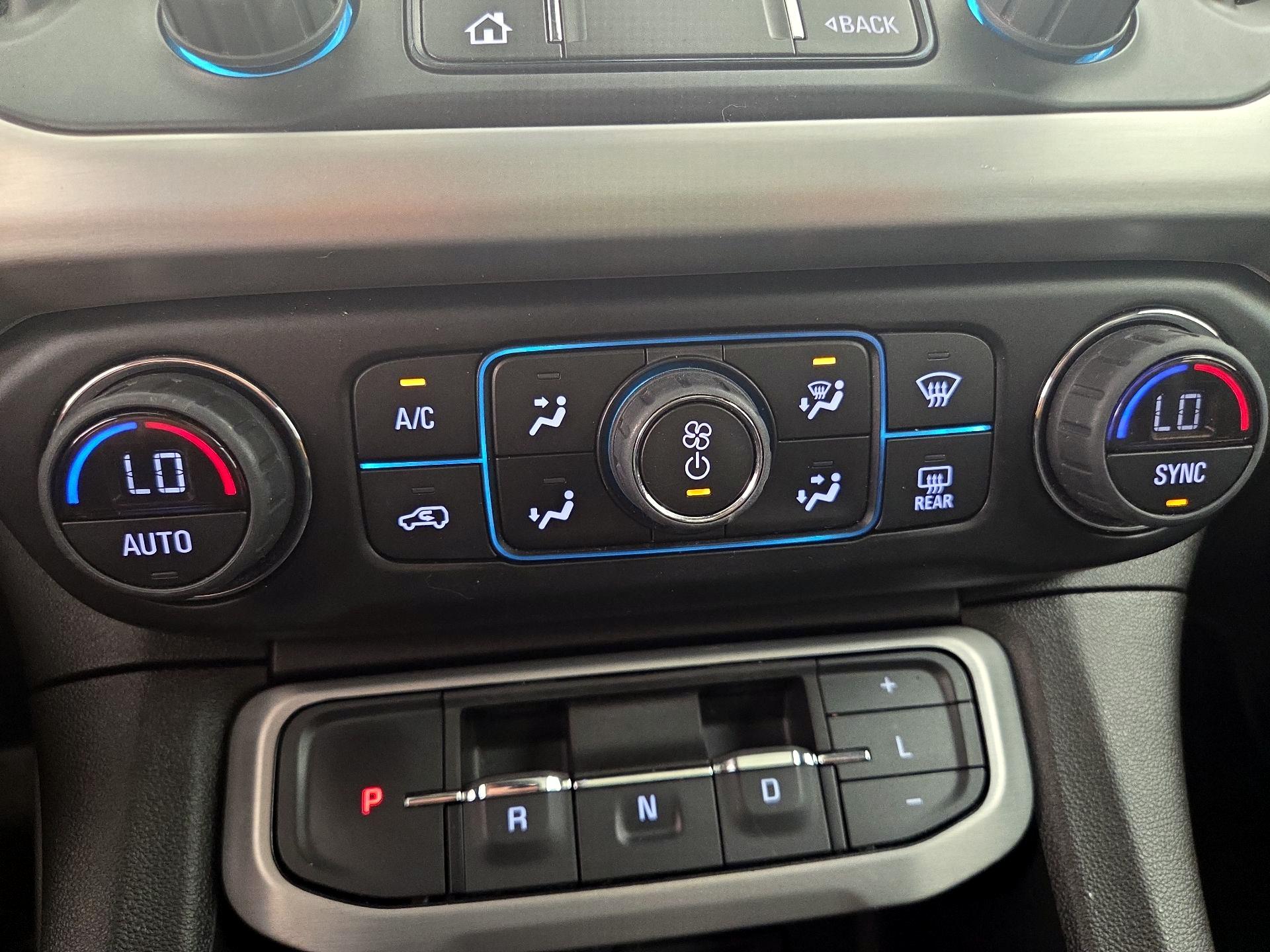 Thumbnail: 2023 GMC Acadia - 17