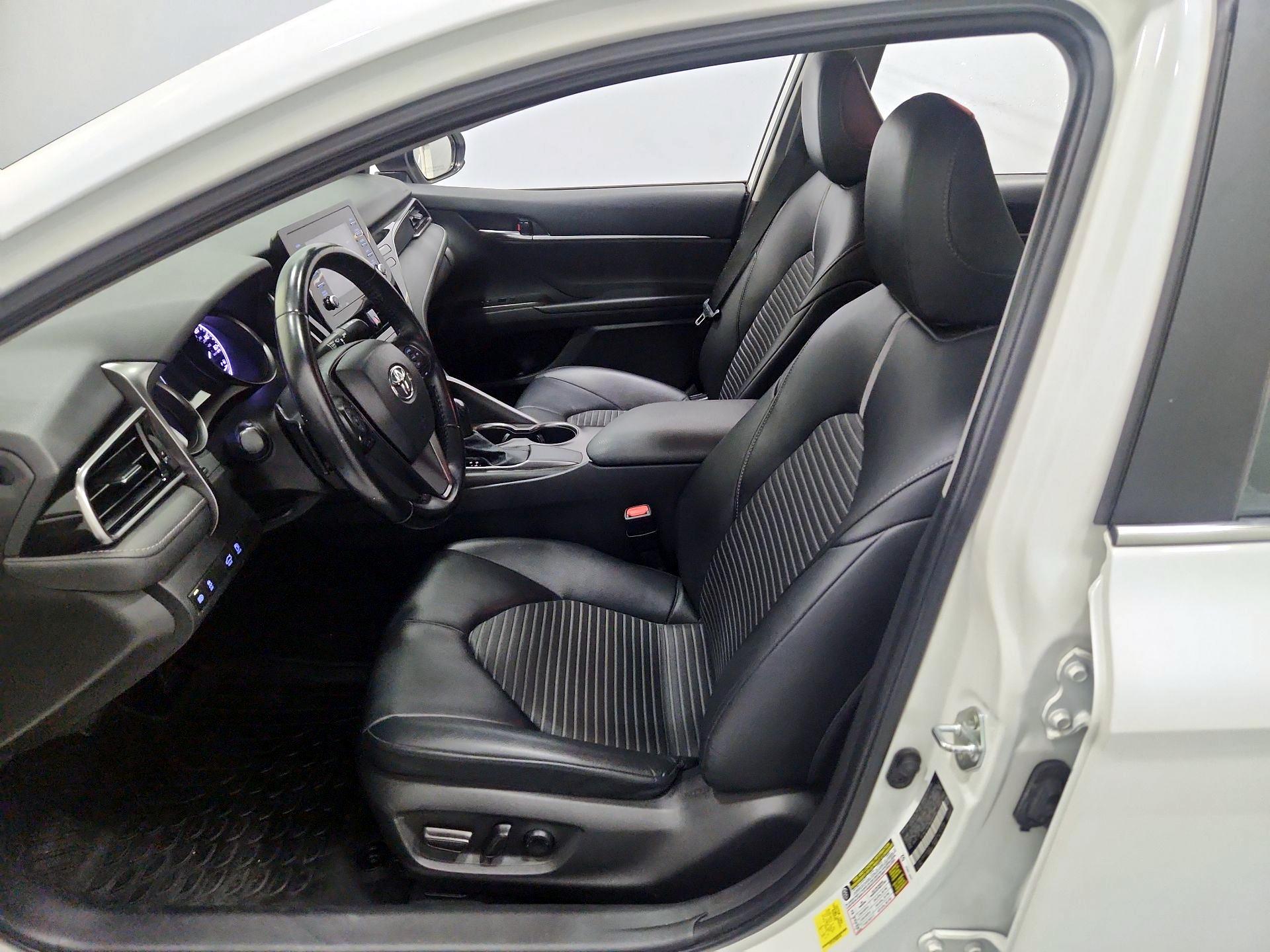 Thumbnail: 2021 Toyota Camry - 11