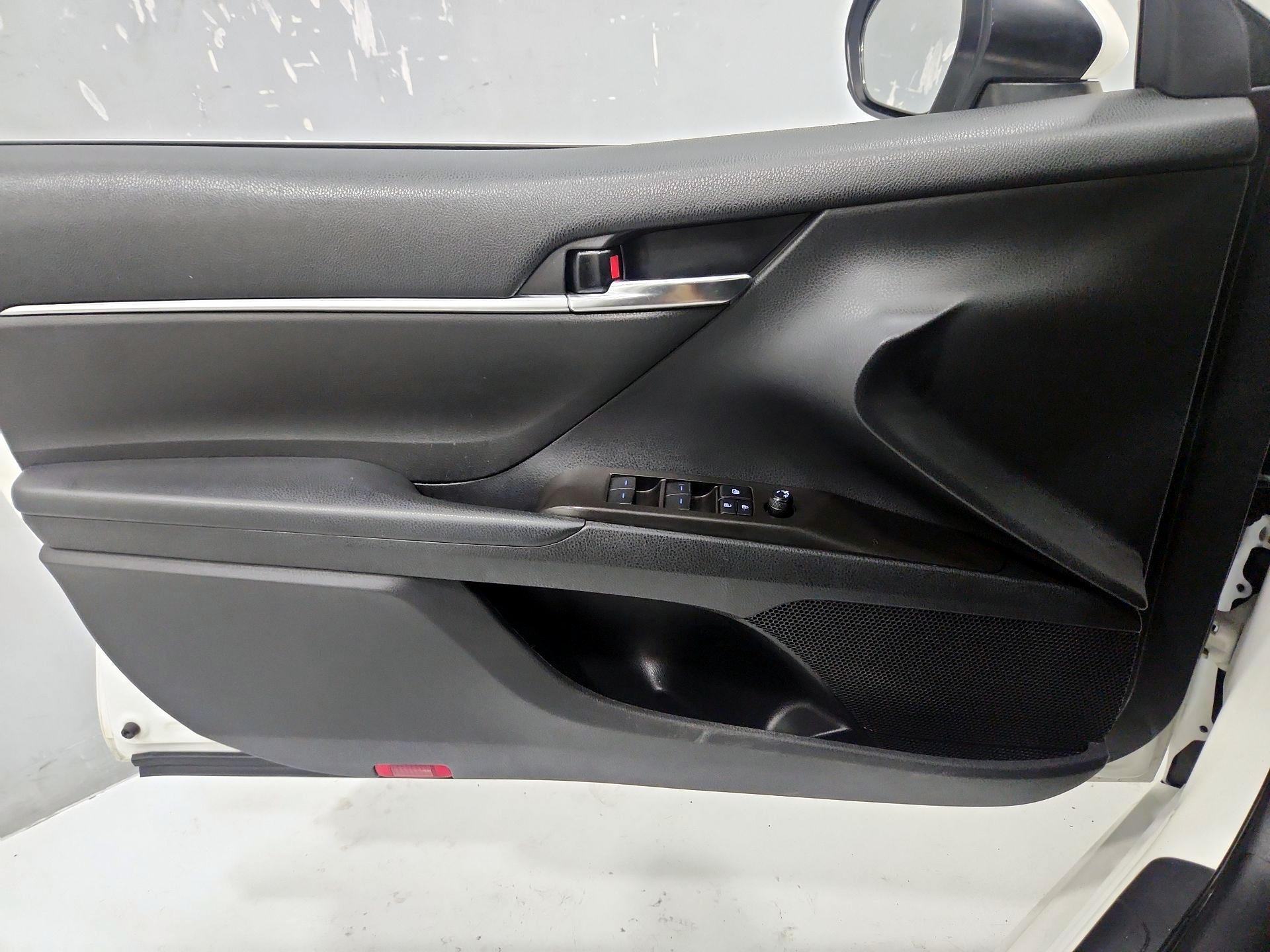 Thumbnail: 2021 Toyota Camry - 12