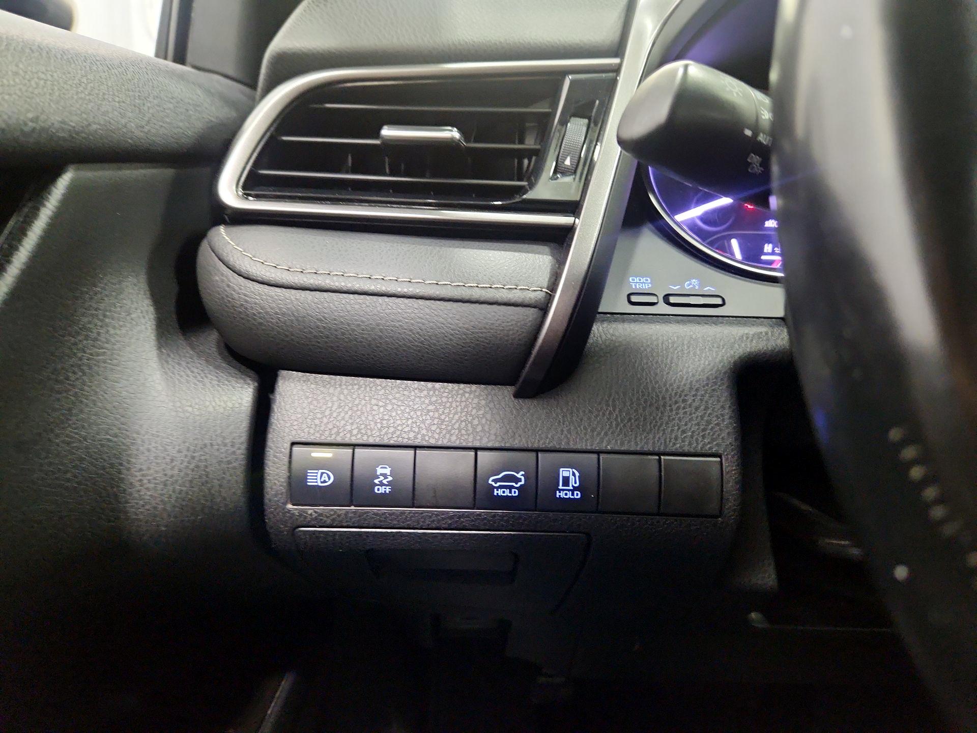 Thumbnail: 2021 Toyota Camry - 13