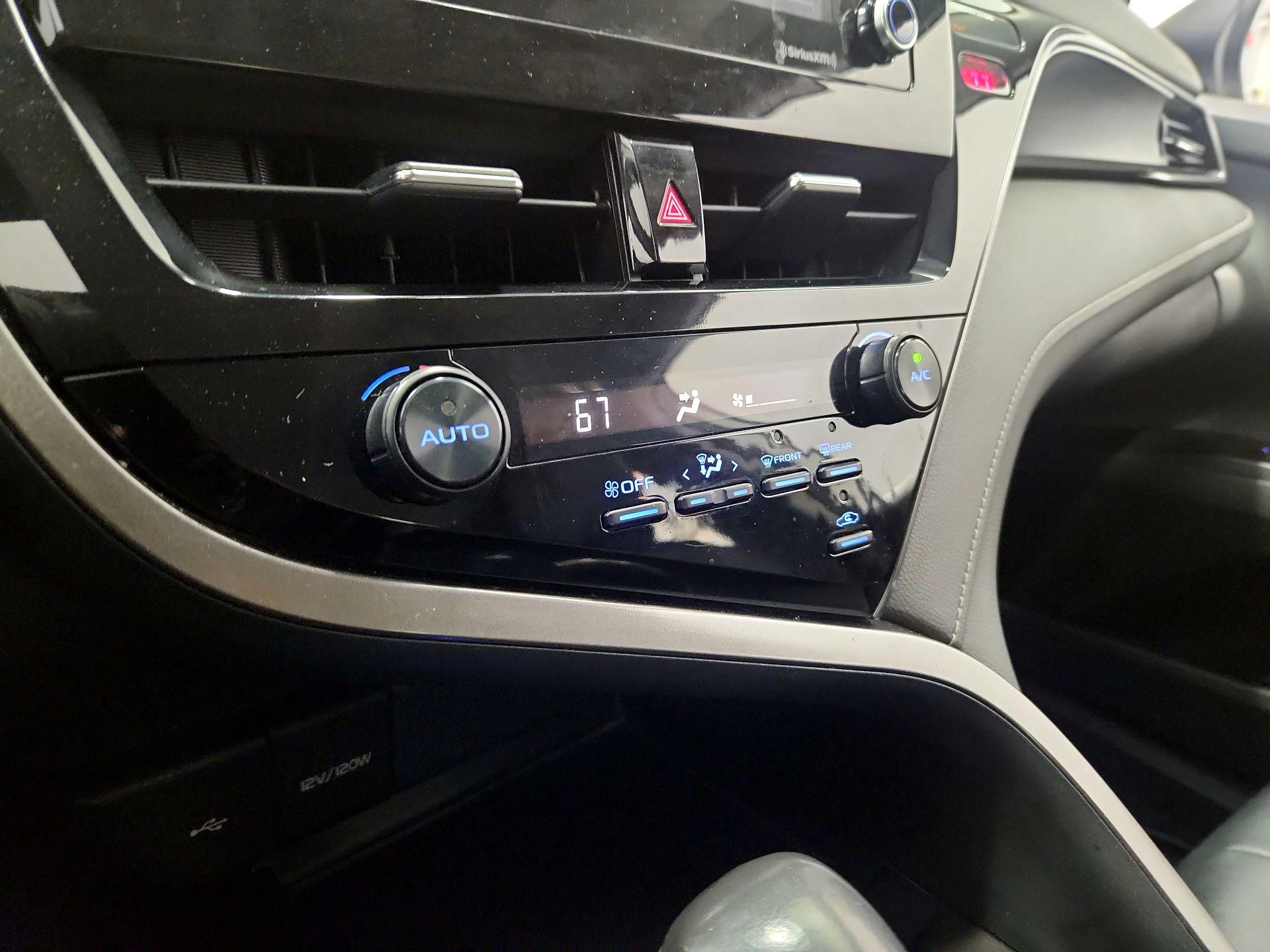 Thumbnail: 2021 Toyota Camry - 16