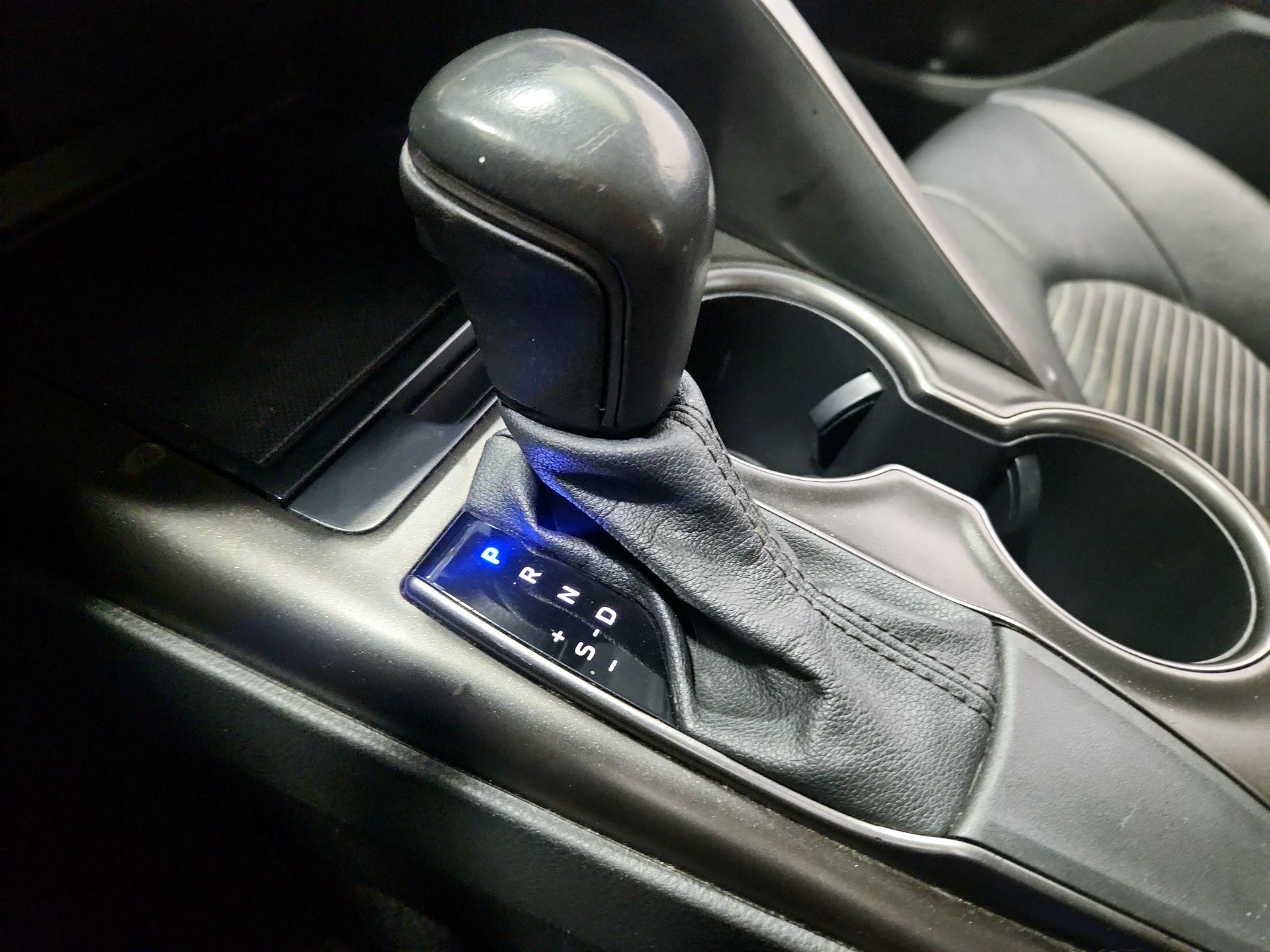 Thumbnail: 2021 Toyota Camry - 17