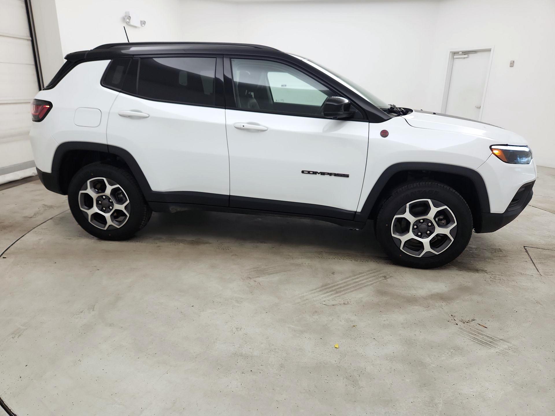 Thumbnail: 2022 Jeep Compass - 4