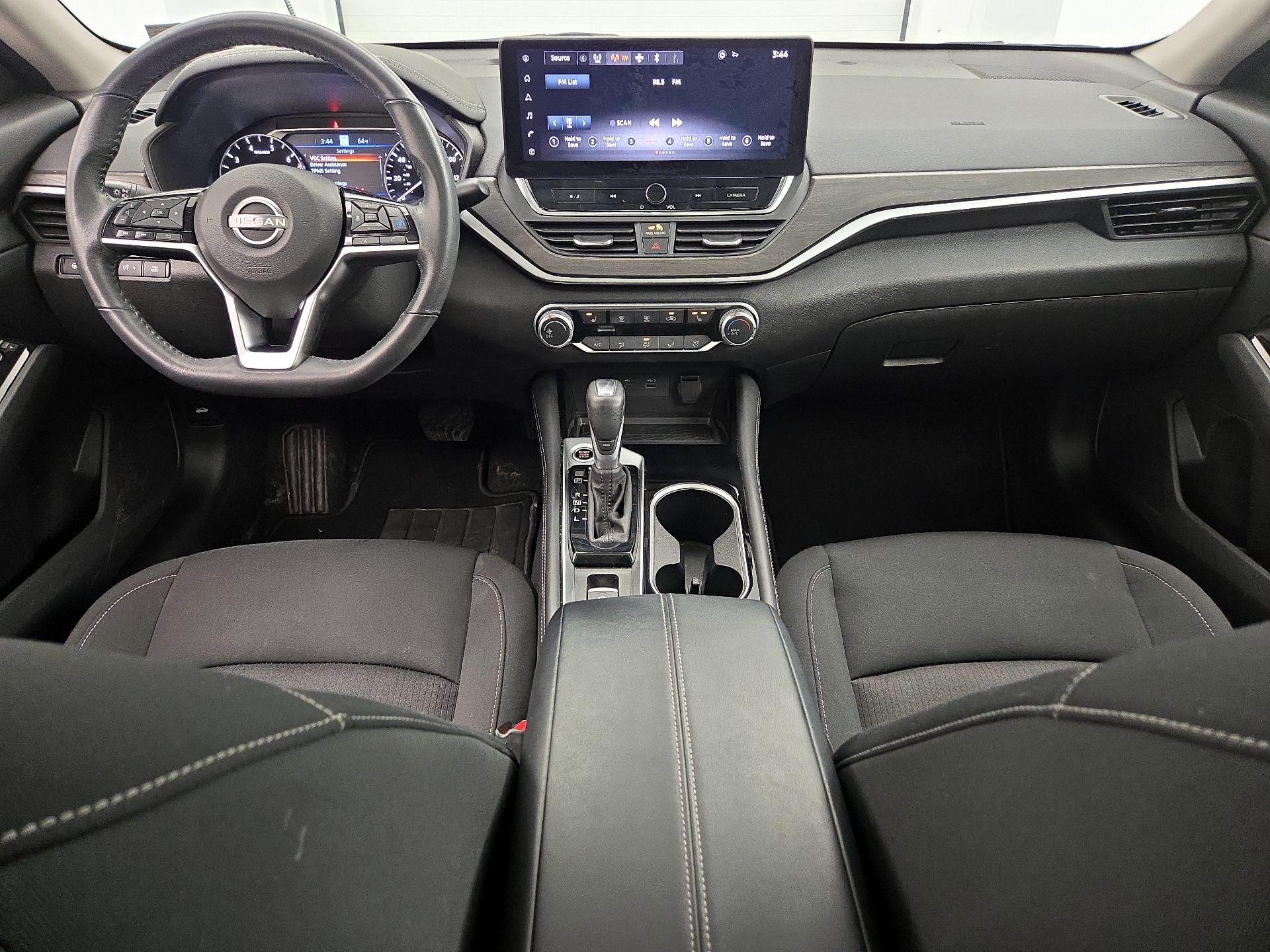 Thumbnail: 2023 Nissan Altima - 9