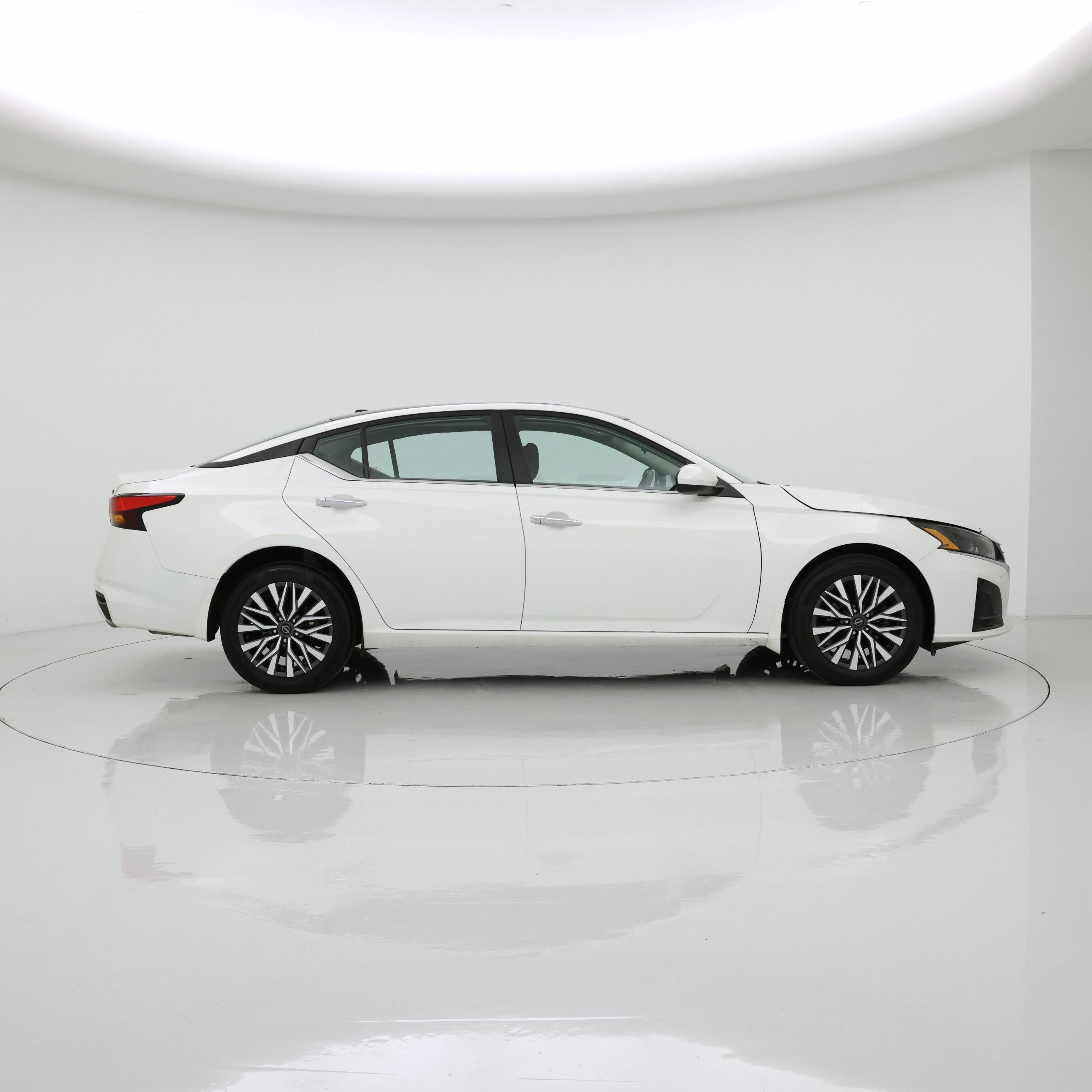 Thumbnail: 2023 Nissan Altima - 7