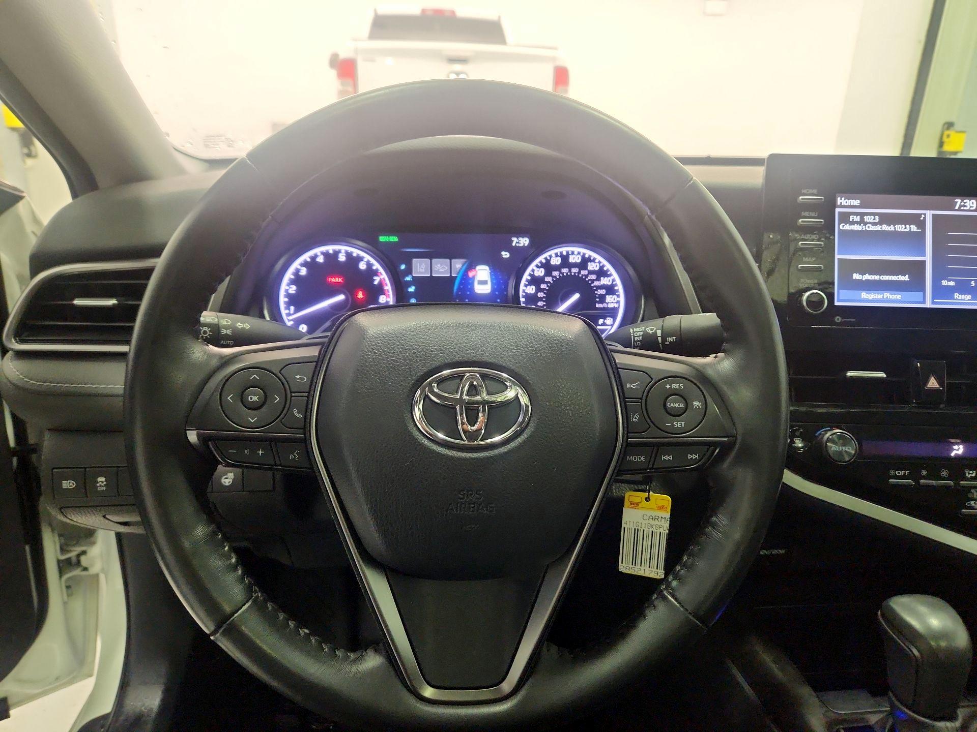 Thumbnail: 2023 Toyota Camry - 10