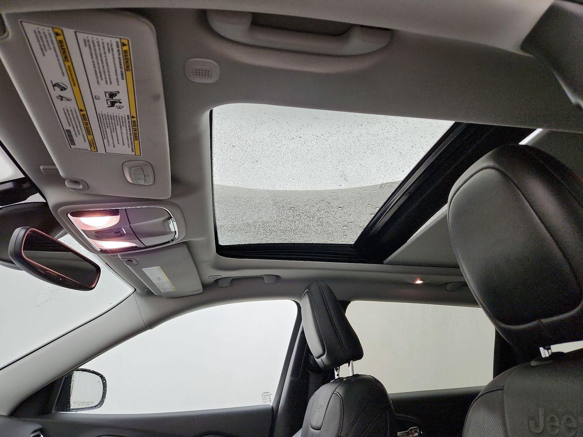 Thumbnail: 2022 Jeep Cherokee - 17