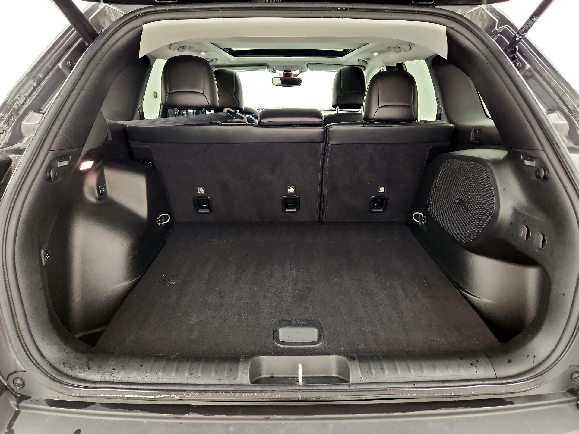 Thumbnail: 2022 Jeep Cherokee - 19