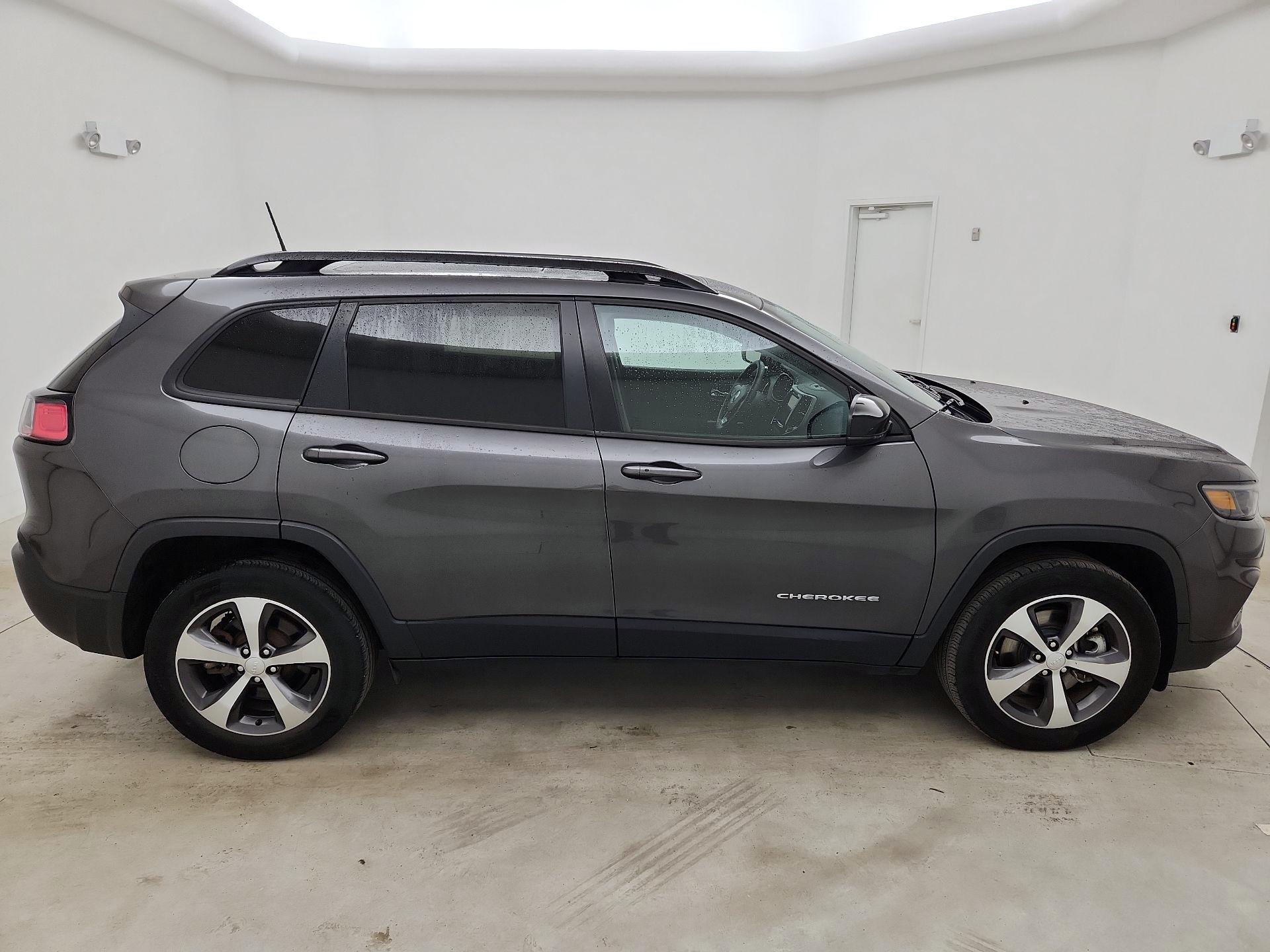 Thumbnail: 2022 Jeep Cherokee - 4