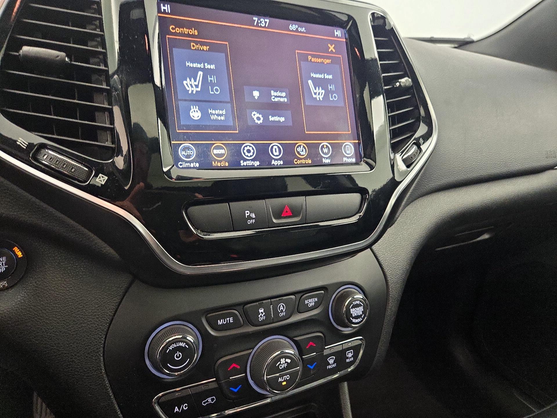 Thumbnail: 2020 Jeep Cherokee - 17