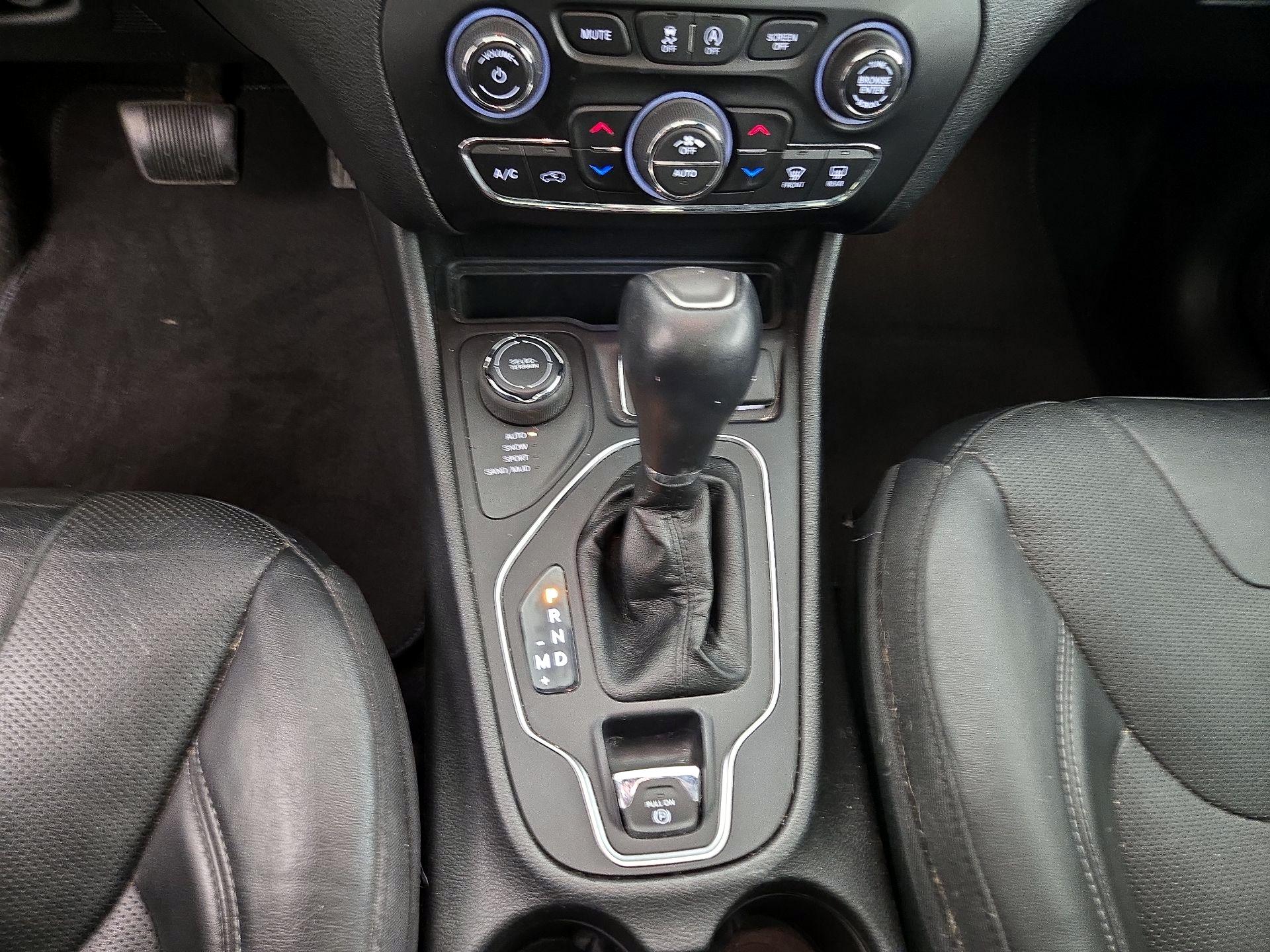 Thumbnail: 2020 Jeep Cherokee - 18