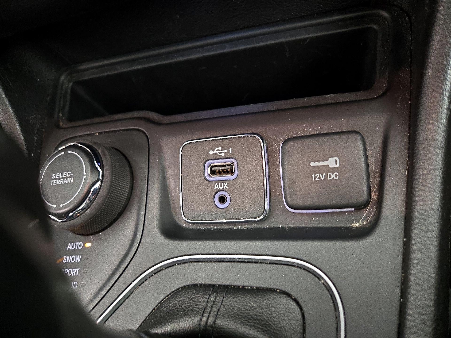 Thumbnail: 2020 Jeep Cherokee - 19