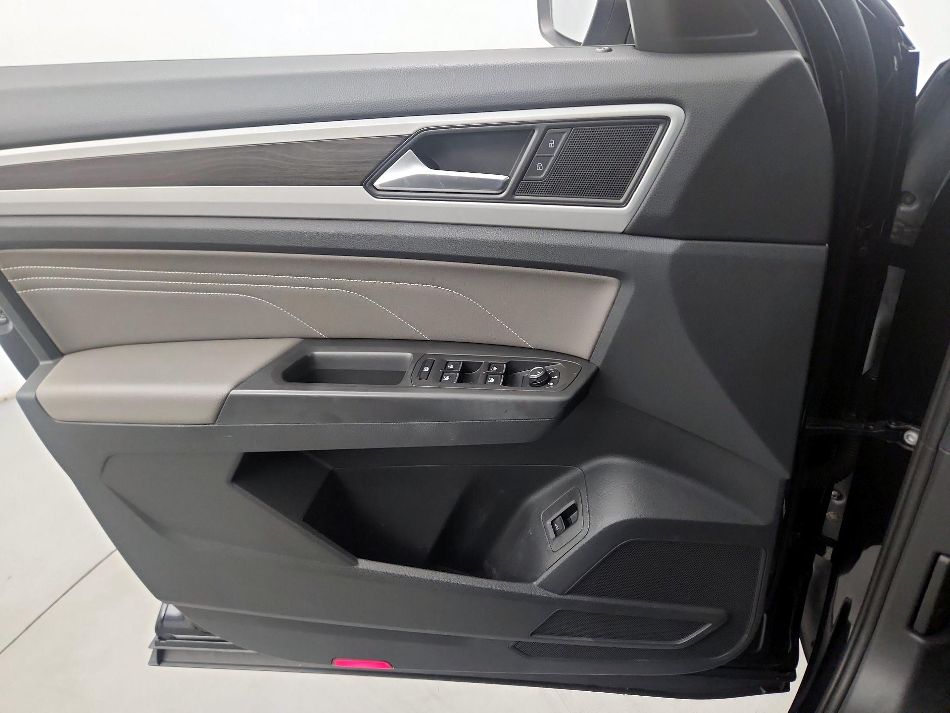 Thumbnail: 2023 Volkswagen Atlas - 10