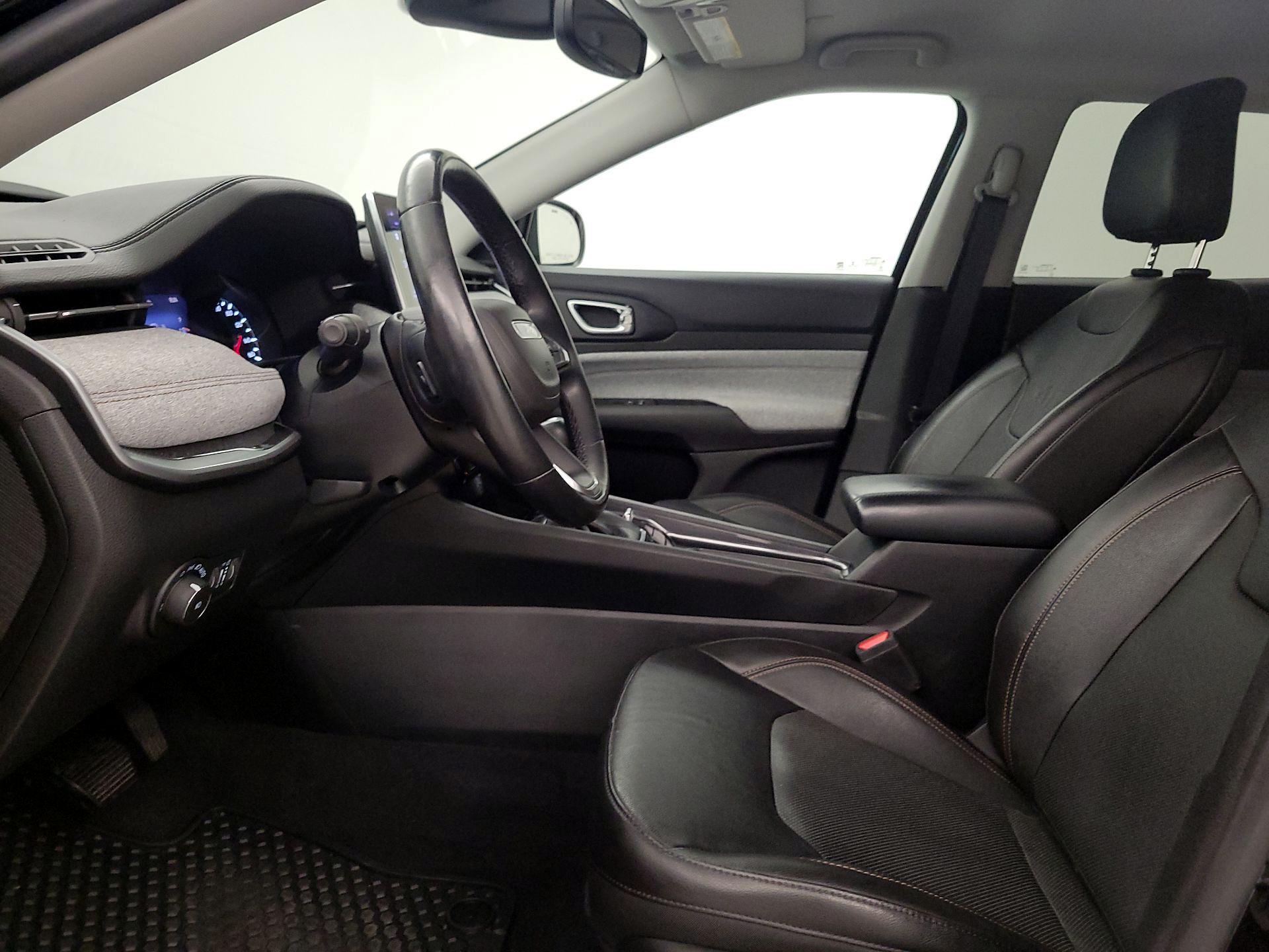 Thumbnail: 2022 Jeep Compass - 11