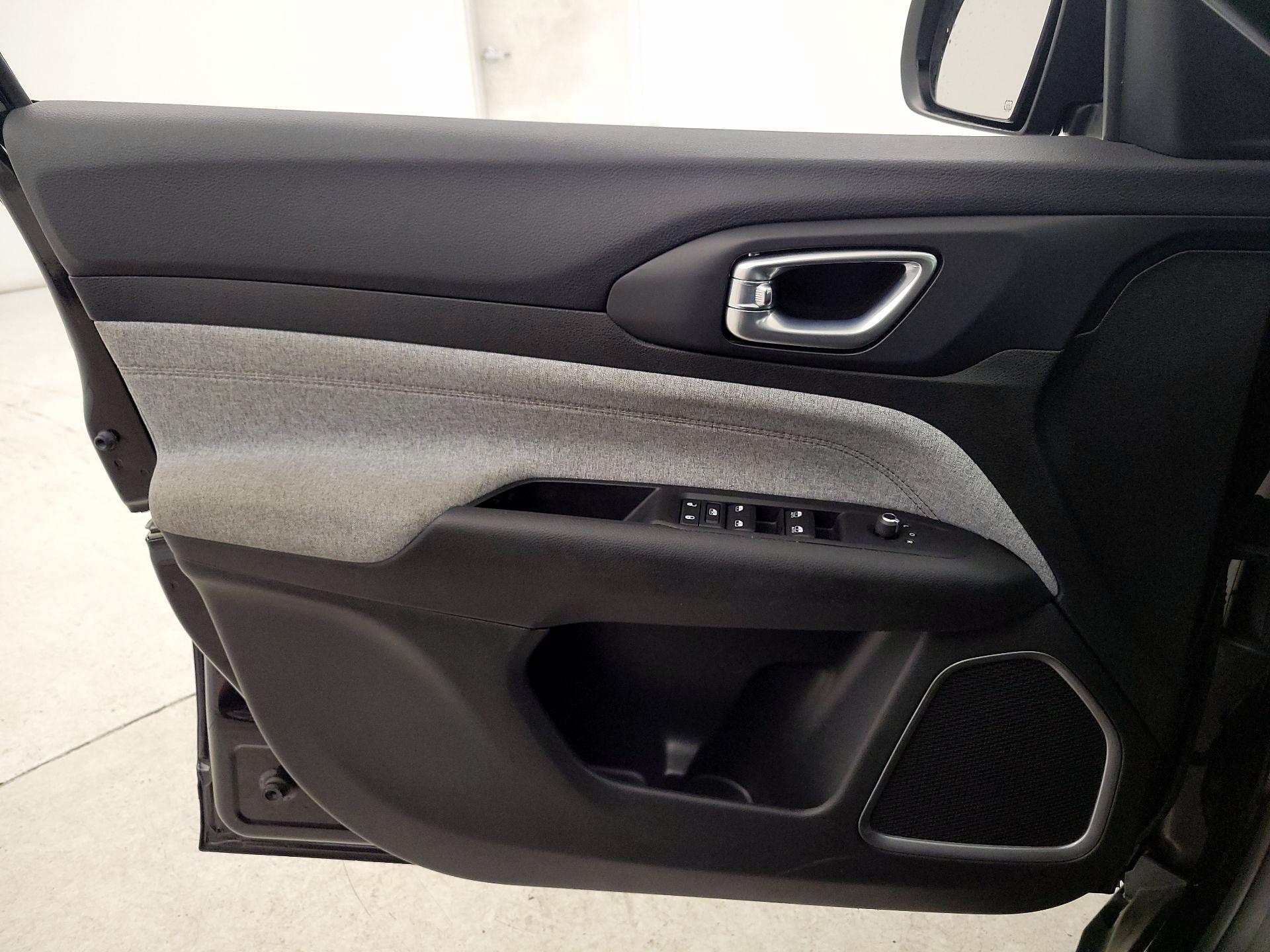 Thumbnail: 2022 Jeep Compass - 12