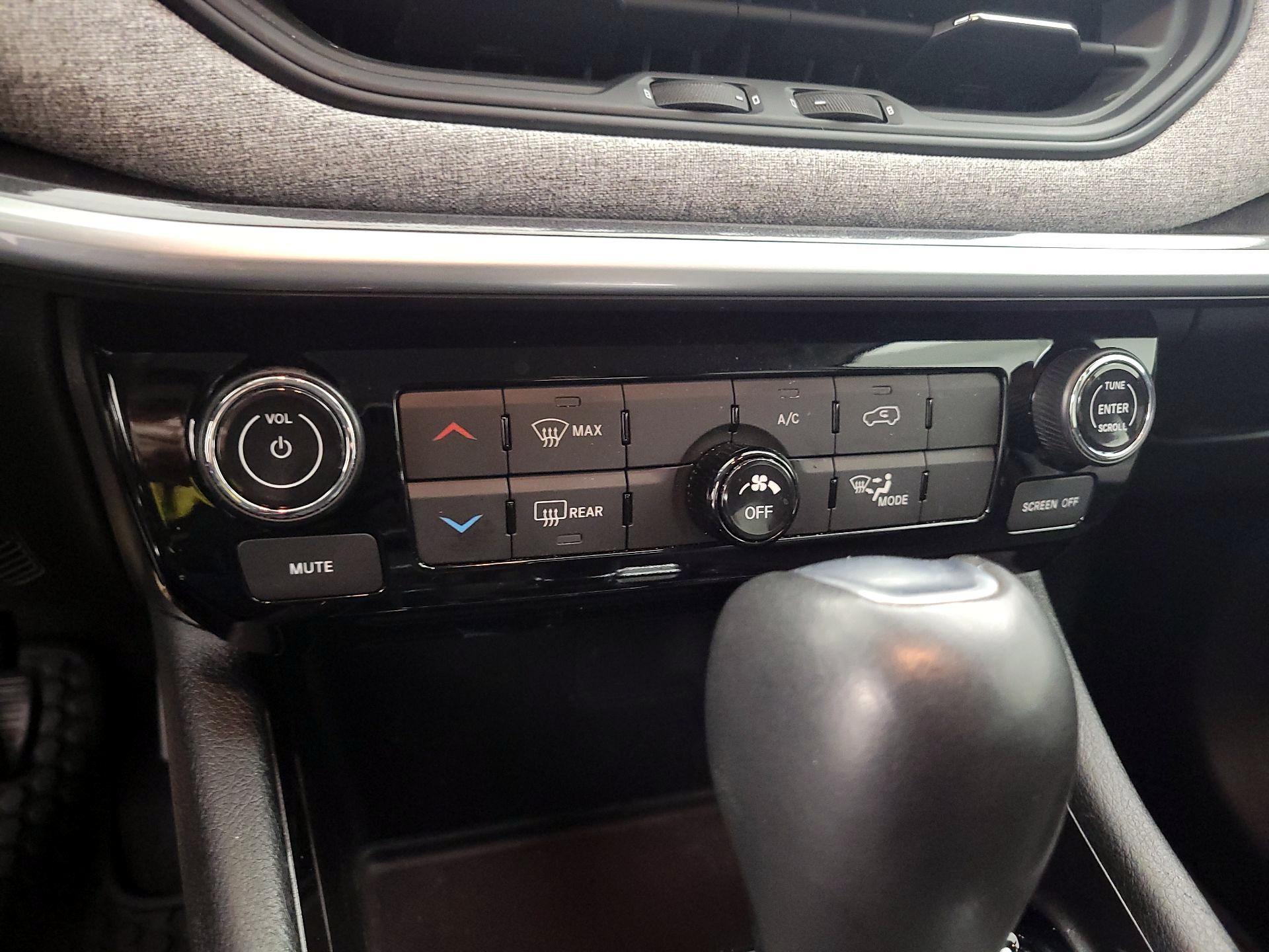 Thumbnail: 2022 Jeep Compass - 16