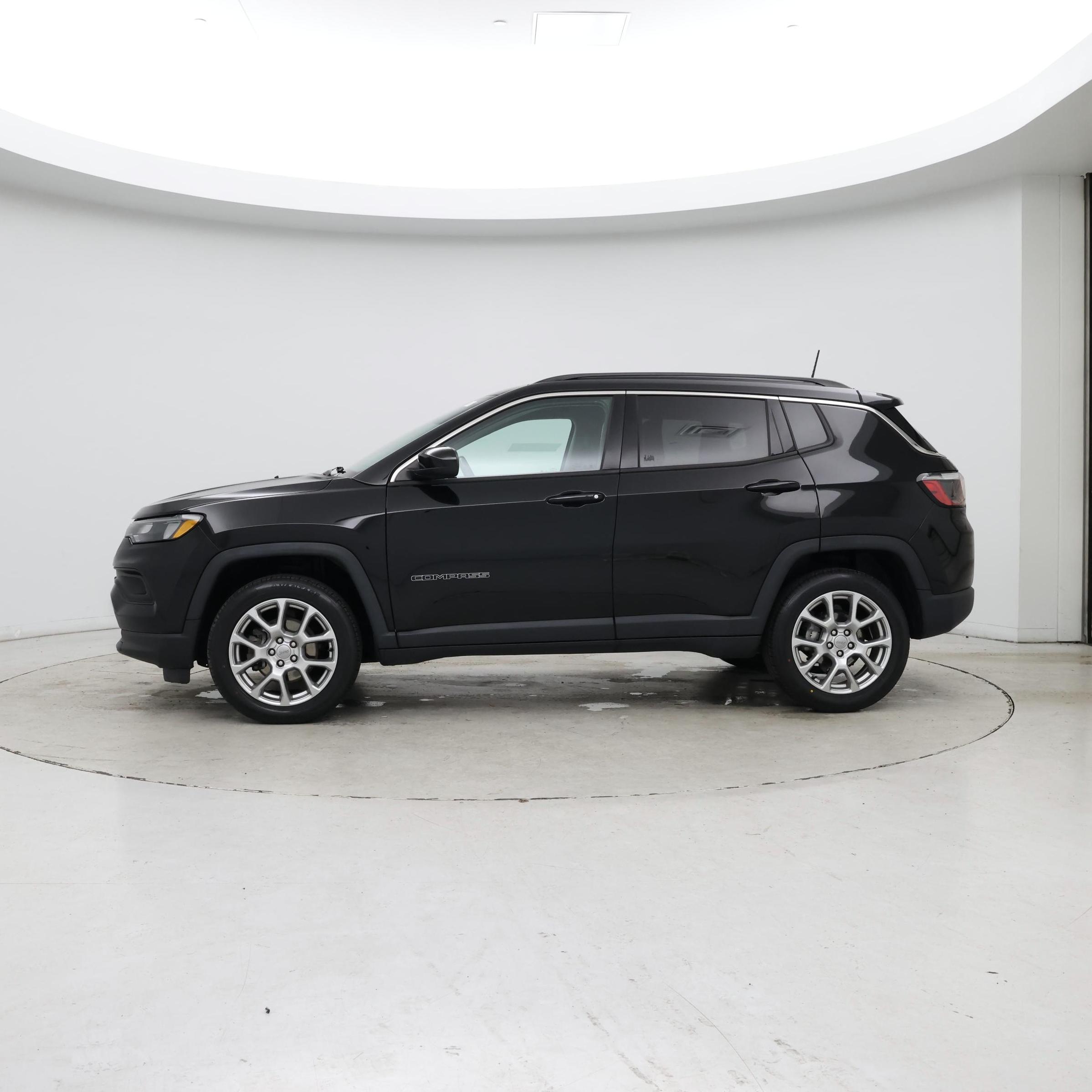 Thumbnail: 2022 Jeep Compass - 3