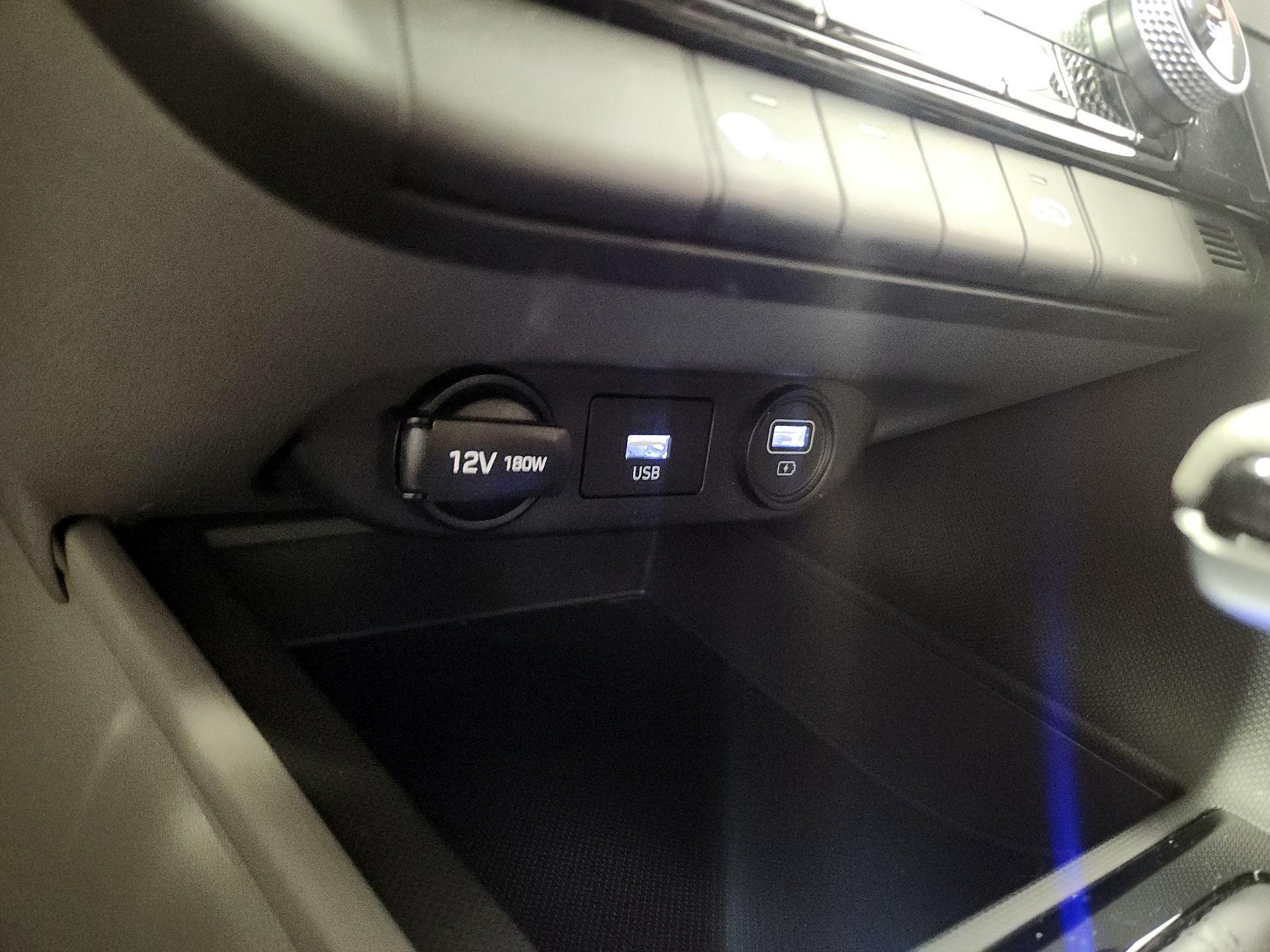 Thumbnail: 2021 Hyundai Elantra - 18