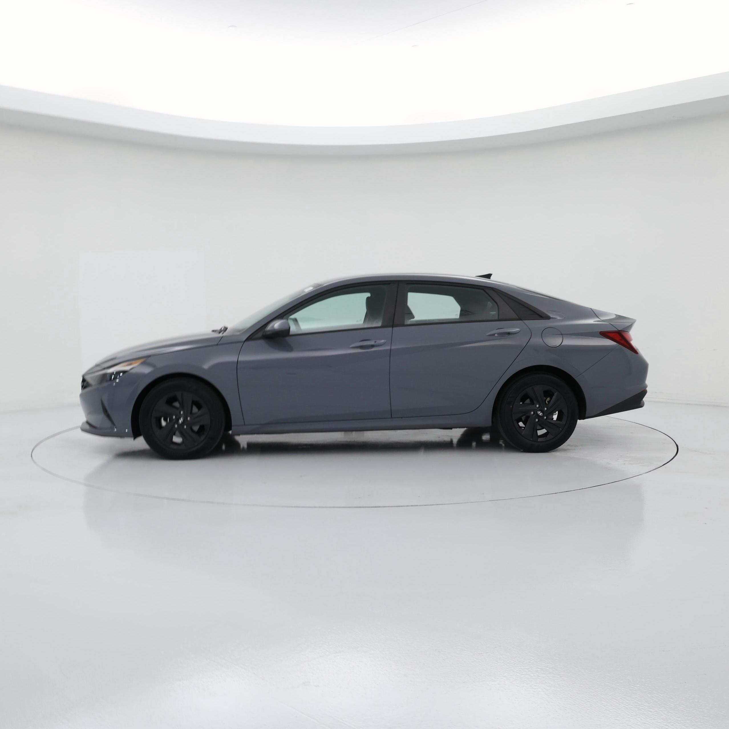 Thumbnail: 2021 Hyundai Elantra - 3