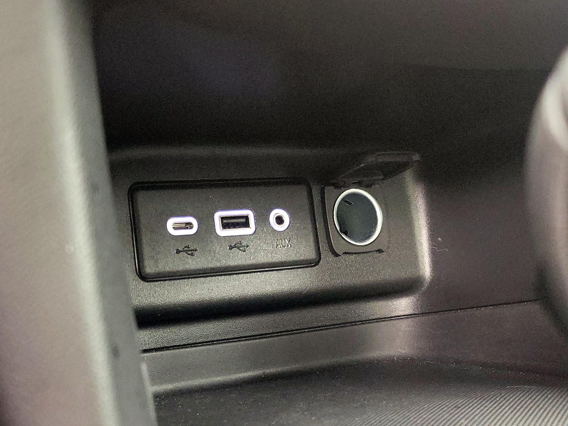 Thumbnail: 2023 Chevrolet Equinox - 18