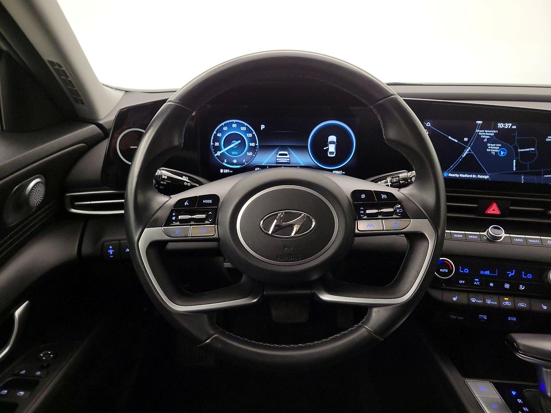 Thumbnail: 2023 Hyundai Elantra - 10