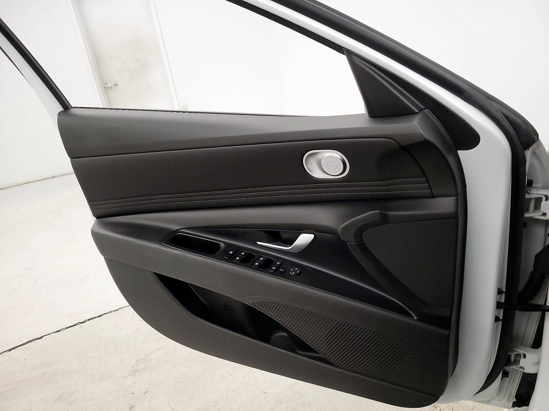 Thumbnail: 2023 Hyundai Elantra - 12