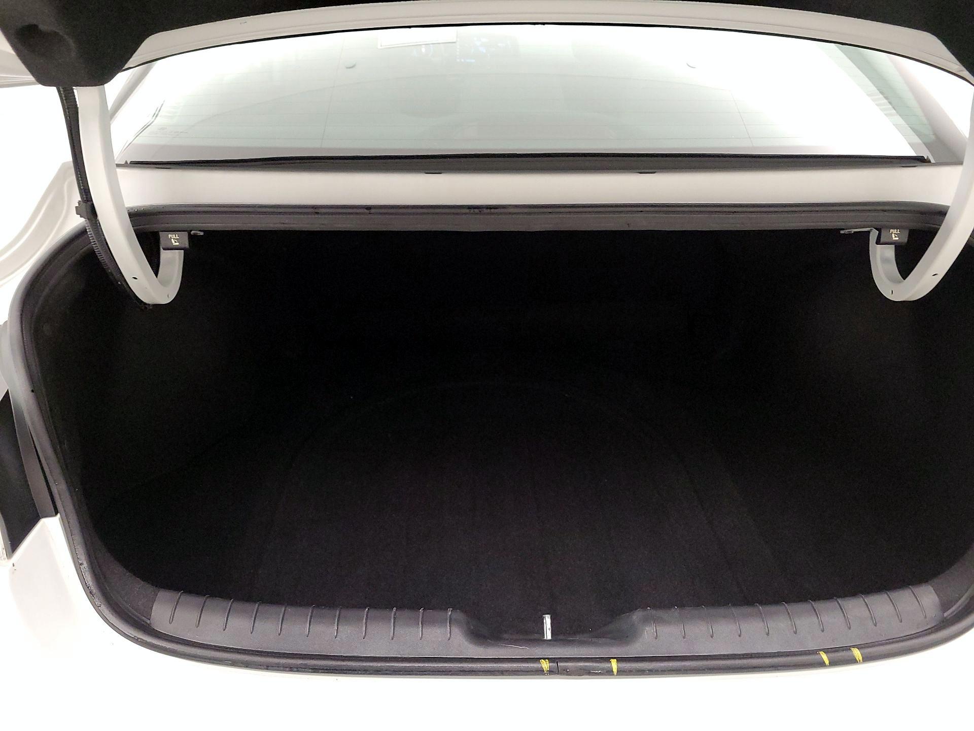 Thumbnail: 2023 Hyundai Elantra - 20