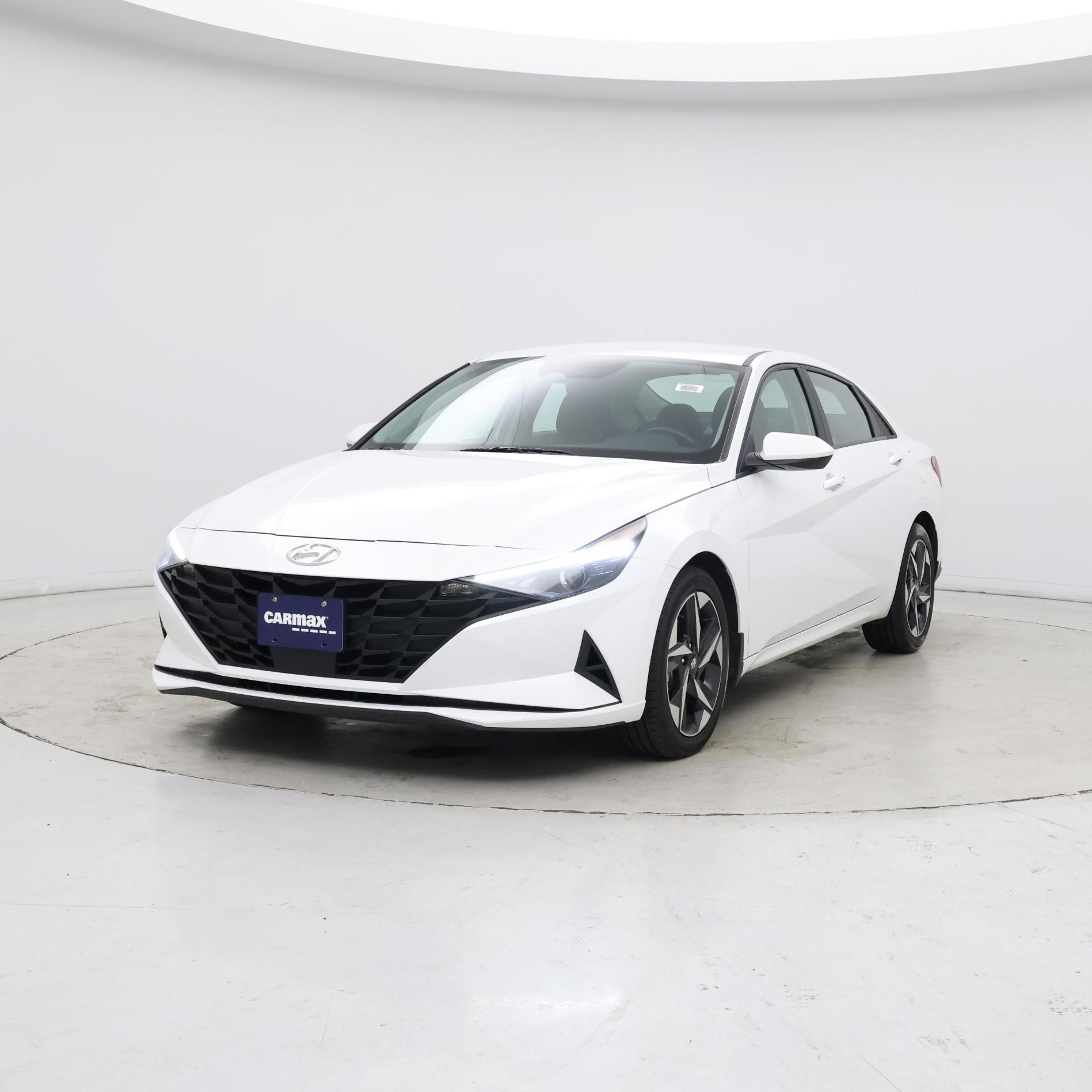 Thumbnail: 2023 Hyundai Elantra - 4