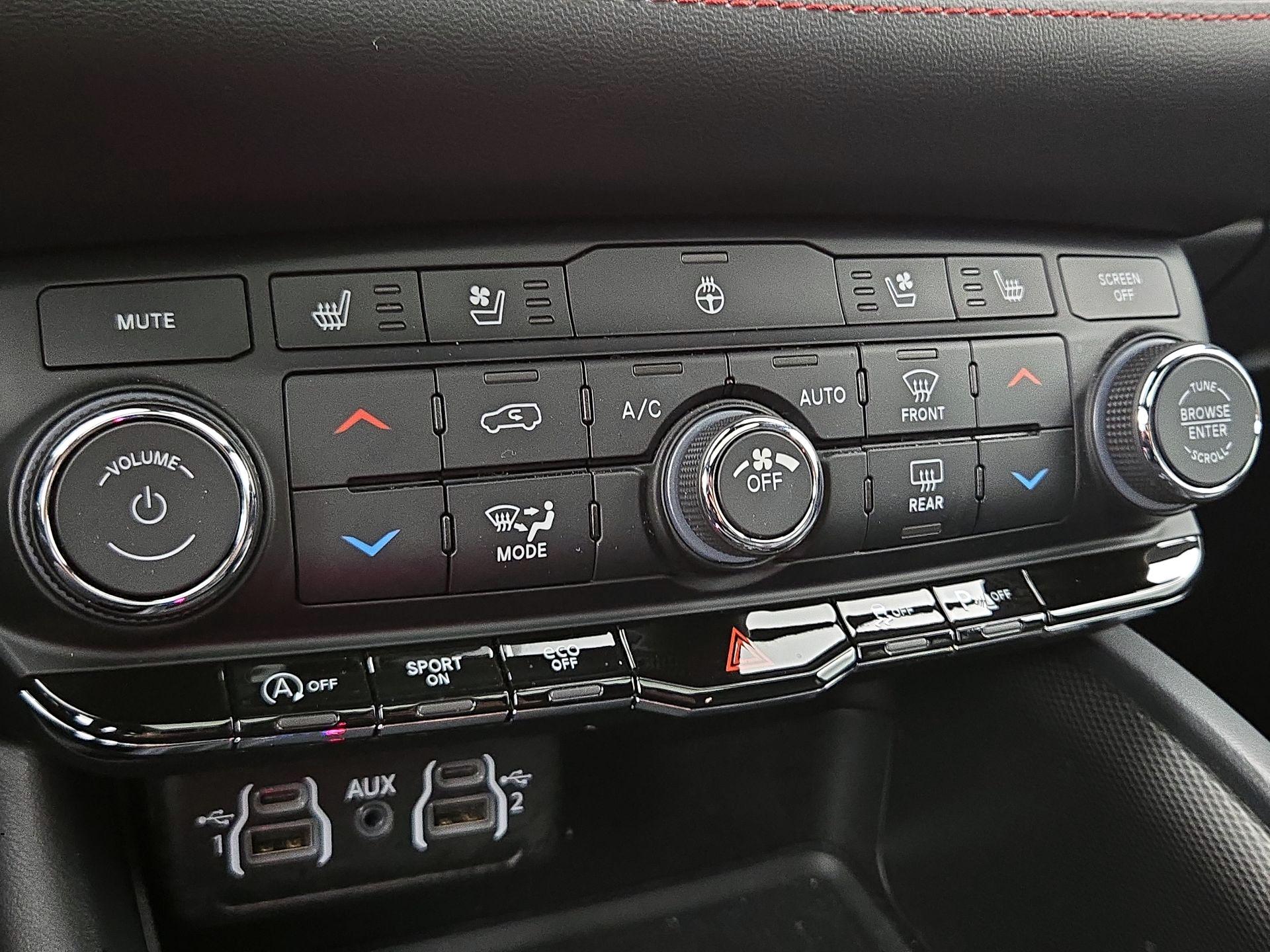 Thumbnail: 2023 Dodge Durango - 17