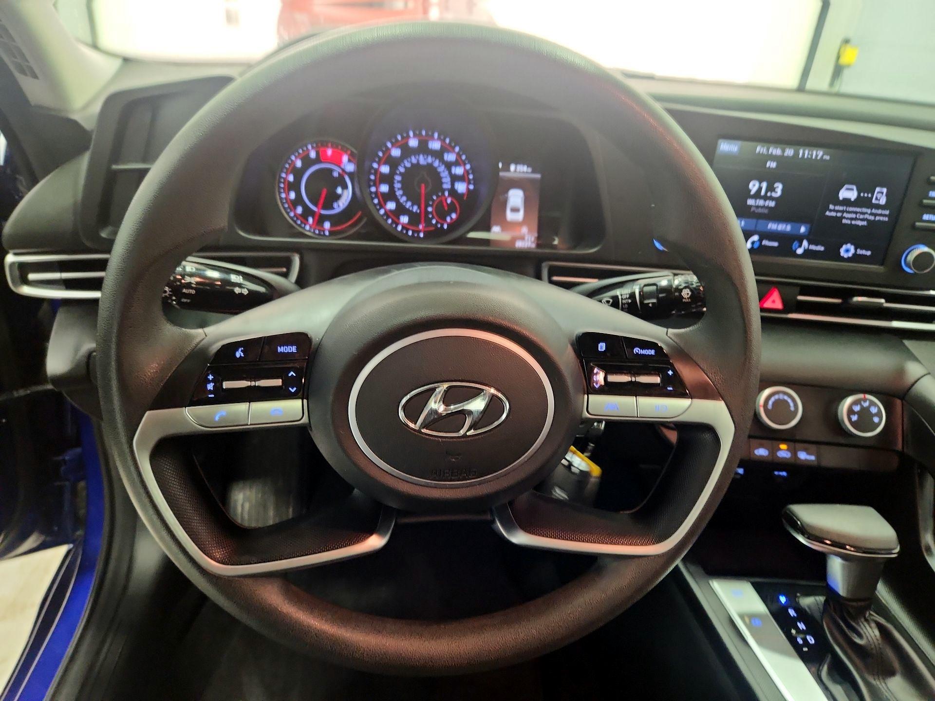 Thumbnail: 2022 Hyundai Elantra - 10