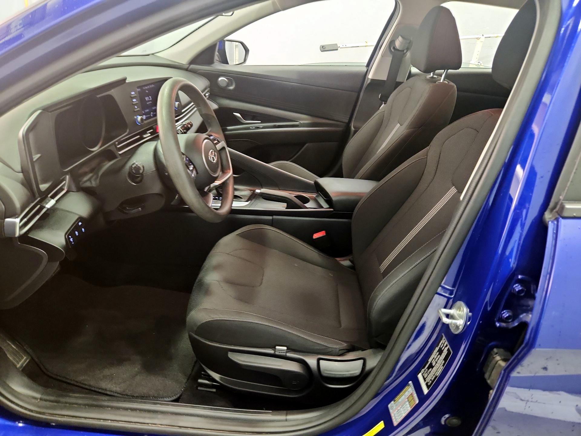 Thumbnail: 2022 Hyundai Elantra - 11