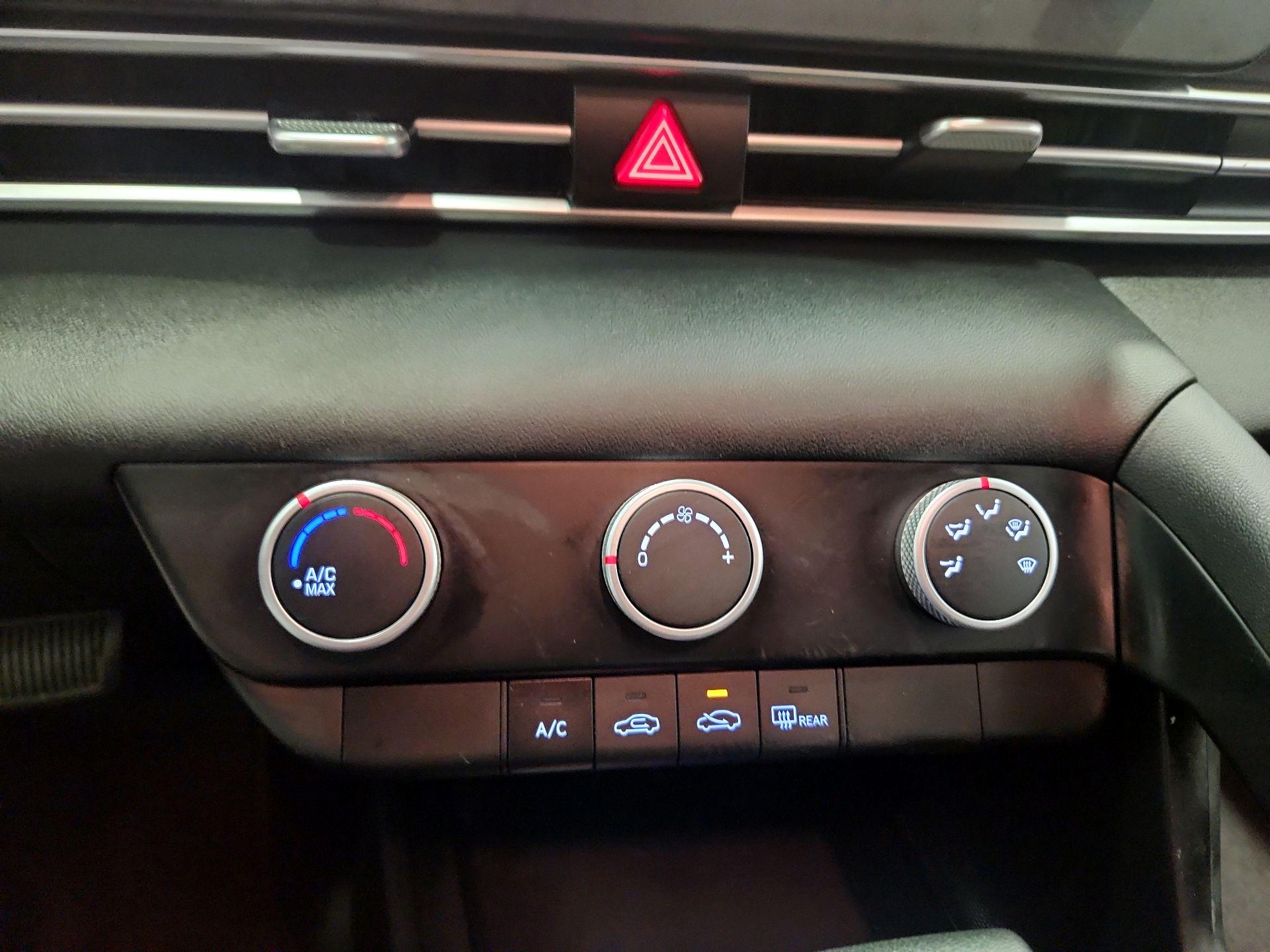 Thumbnail: 2022 Hyundai Elantra - 16