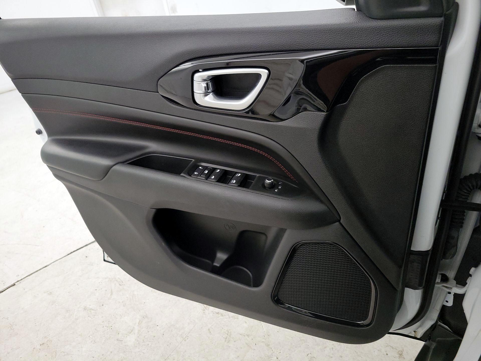 Thumbnail: 2022 Jeep Compass - 12