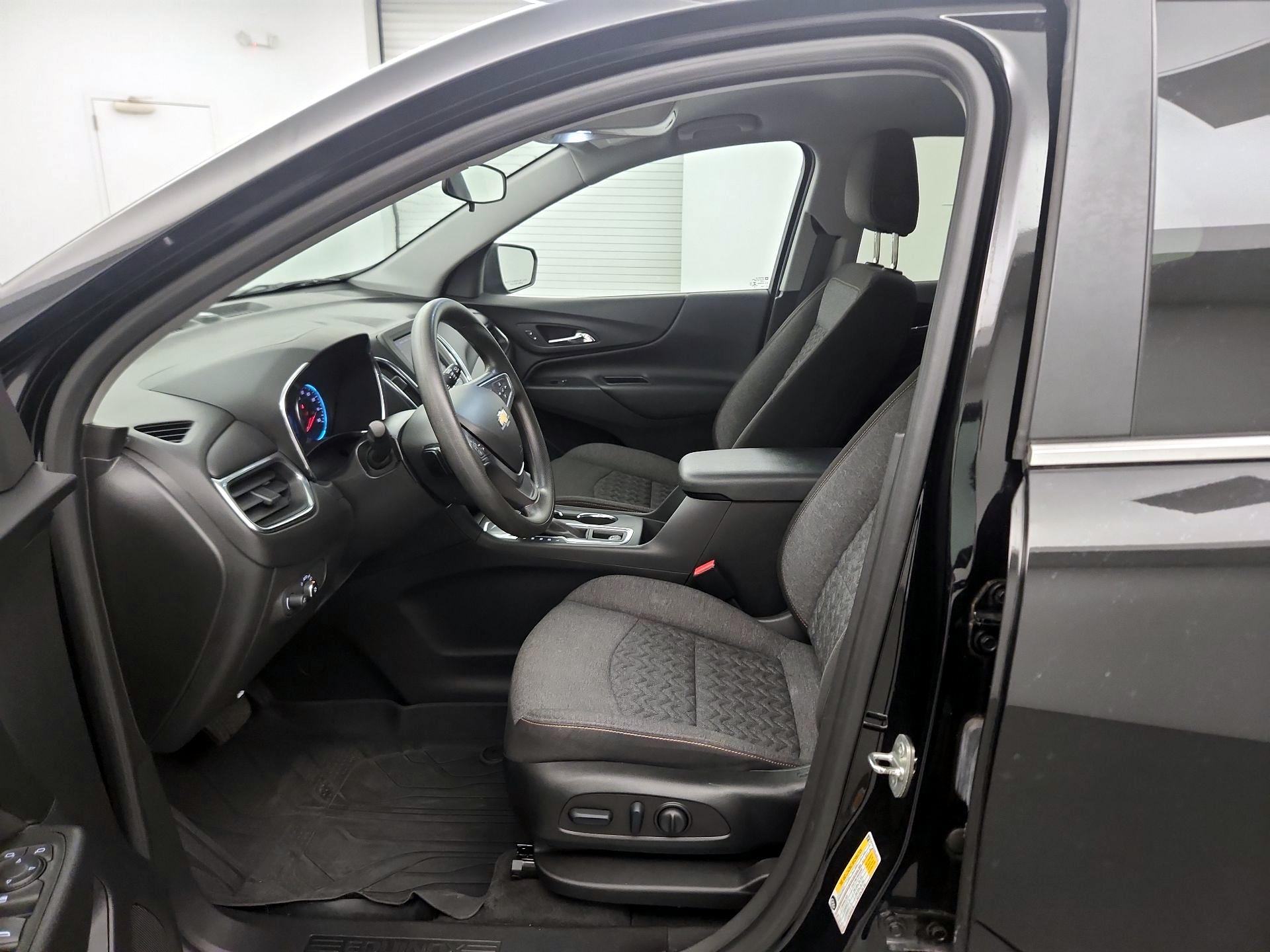 Thumbnail: 2022 Chevrolet Equinox - 9
