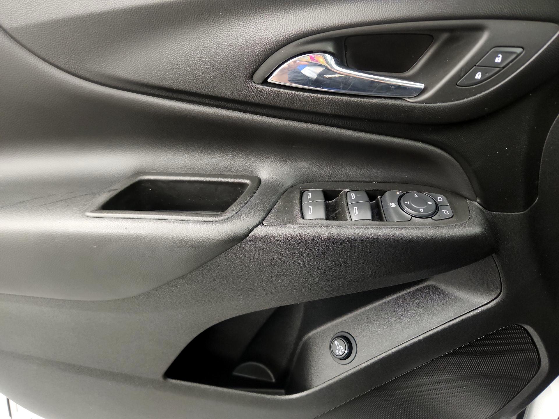 Thumbnail: 2022 Chevrolet Equinox - 10